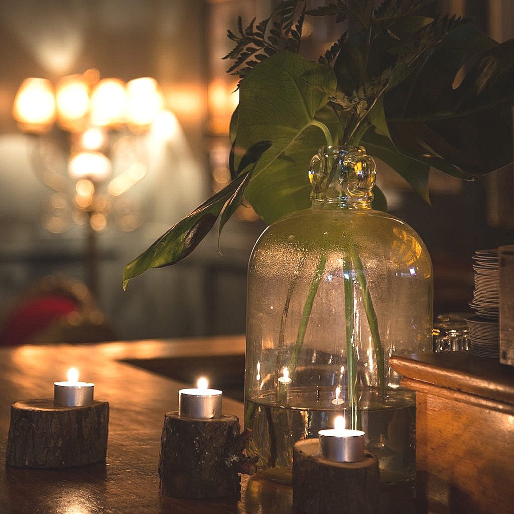 the-apothecary-bar-experiential-design