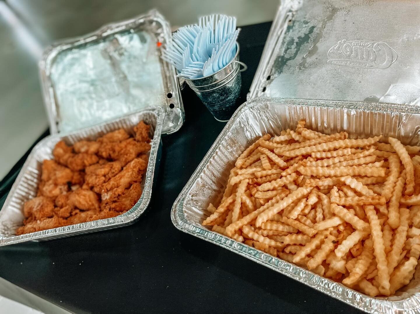 It&rsquo;s lunch on the geaux! Stop by the printer side of the clubhouse for some free canes before we run out!