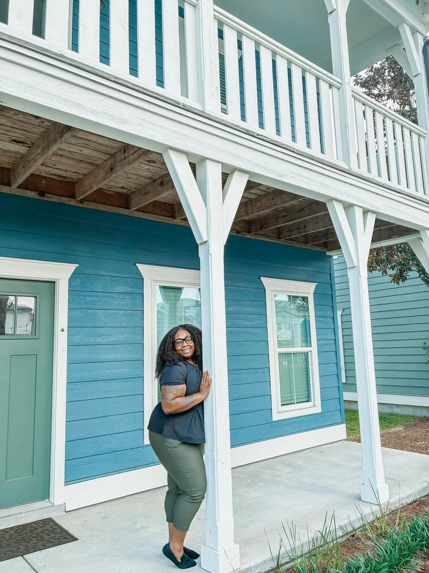 5 Cottage Upper Deck Highlight 🌅
Take your living experience to the next level with our Upper Deck cottages ✨
Fully furnished
Private upper-level comfort
Perfect views &amp; vibes
Limited availability &mdash; don&rsquo;t miss out!
#UpperDeckLiving #