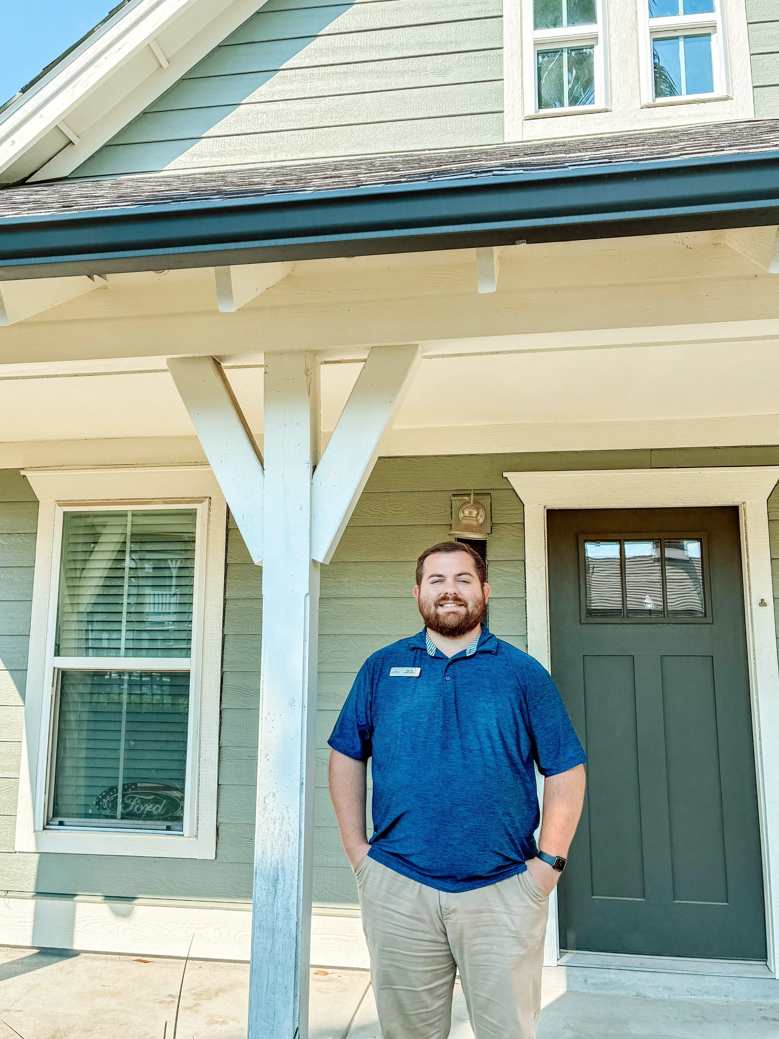 🏡 4 Cottage Spotlight 🏡
Looking for more space and privacy? Our 4 Cottage floor plan is a stand-alone home with fully furnished apartments, giving you the perfect place to live, study, and relax!
Fully furnished bedrooms and common areas
Spacious l