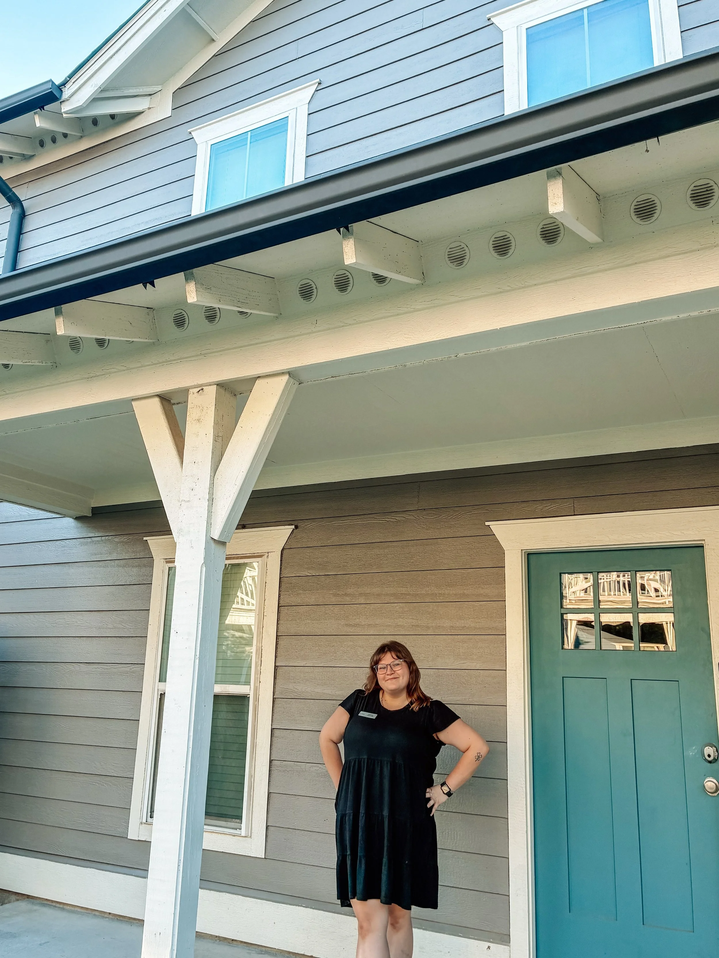 Got a group of 5 and looking for plenty of space? Our 5-Bedroom Duplexes at Arlington are the perfect place to call home! Enjoy spacious living, private bedrooms, great amenities, and a community just minutes from LSU. 
Live with your friends
Spaciou