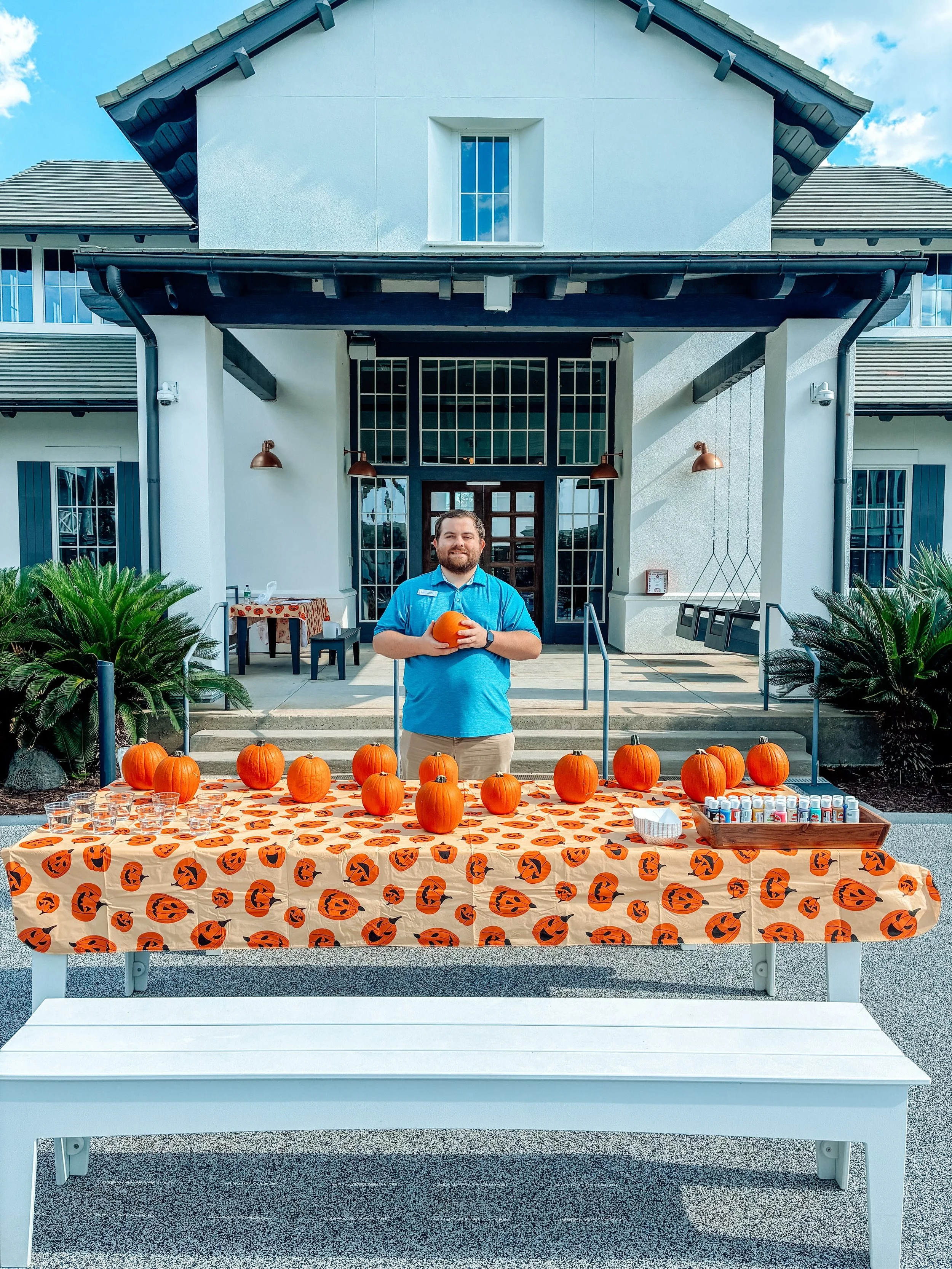 A big thank you to everyone who came out to our Pumpkin Painting event today! We loved seeing all of your creativity and spending time with our amazing community.
Be sure to keep an eye on our page and resident emails because we have more fun events 