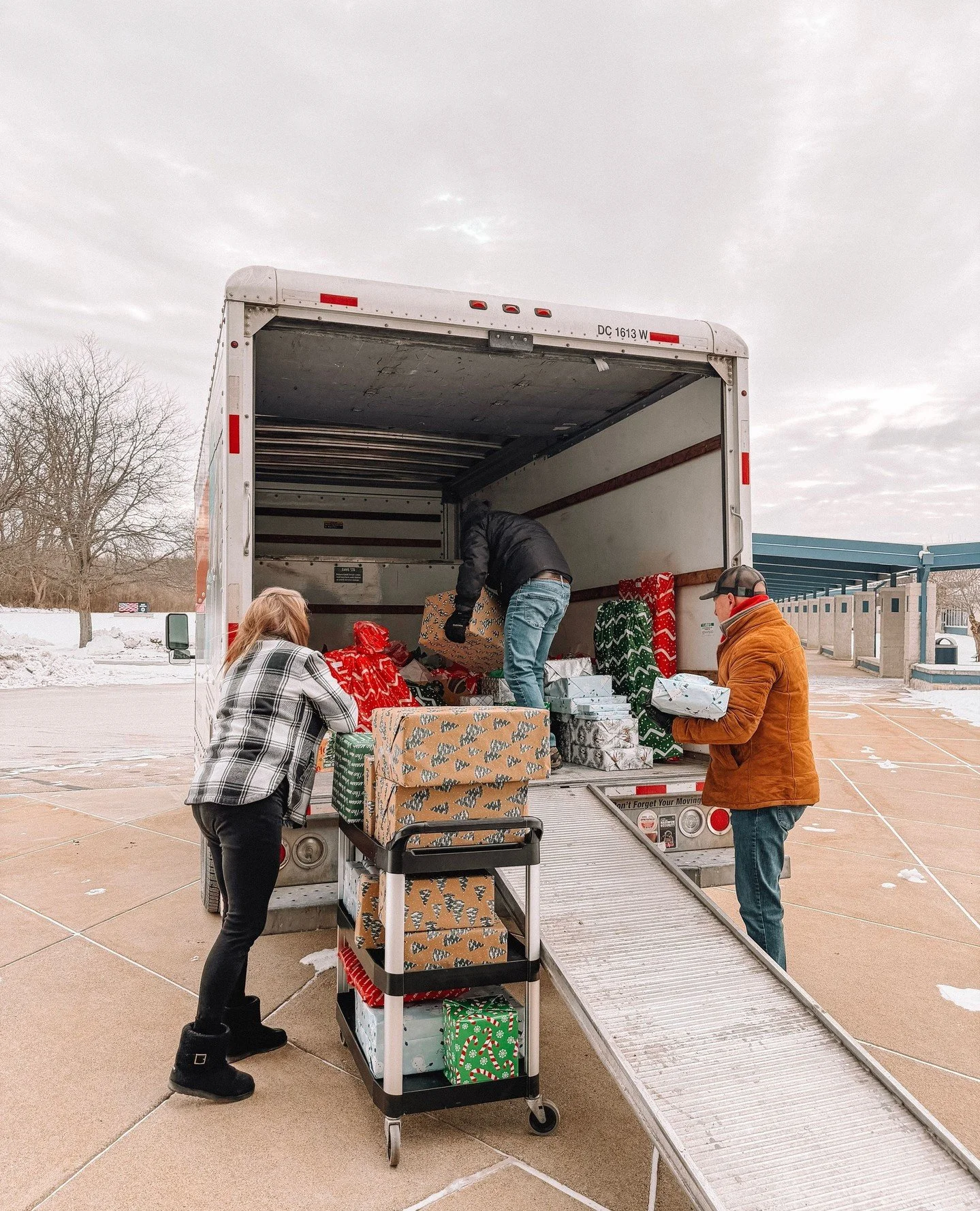 Last week our Staff had the opportunity to deliver your gifts for East Jackson Schools. Your giving makes a difference in our communities! ⁠
⁠
Thank you Radiant Church for your generosity this season 🎁