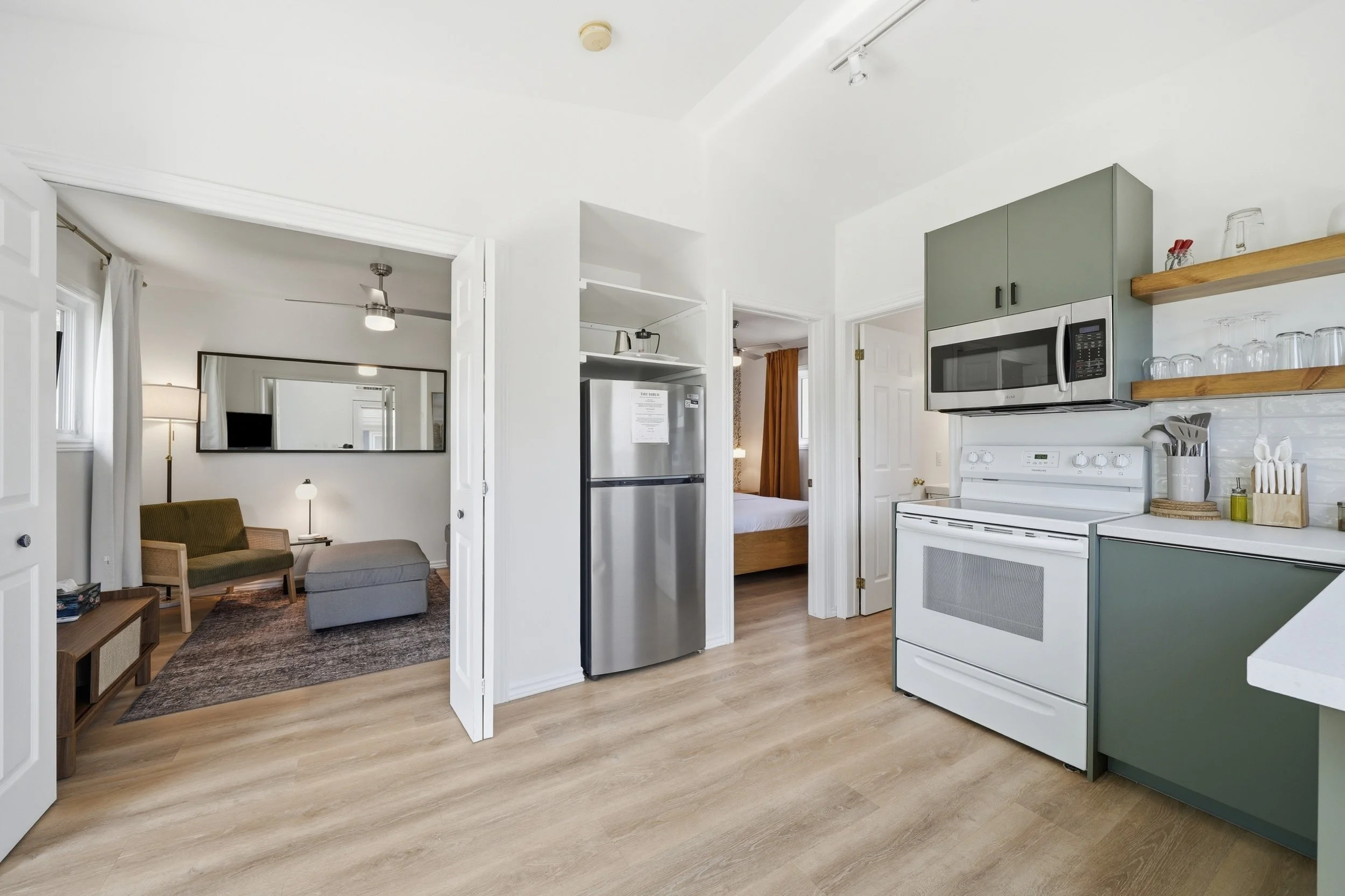 12 - 137 Main St, Wellington, ON.JPG