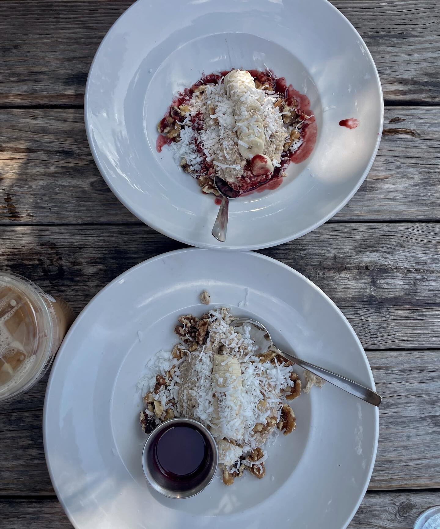 Overnight oats with a side of coffee = best way to start the day 

-oats
-coconut milk
-banana
-coconut
-walnuts
-cherry compote 

#breakfast #overnightoats #healthyfood #frothymonkey #nashville #coconut #healthygirl #foodie #cafe #nashvilleeats #foo