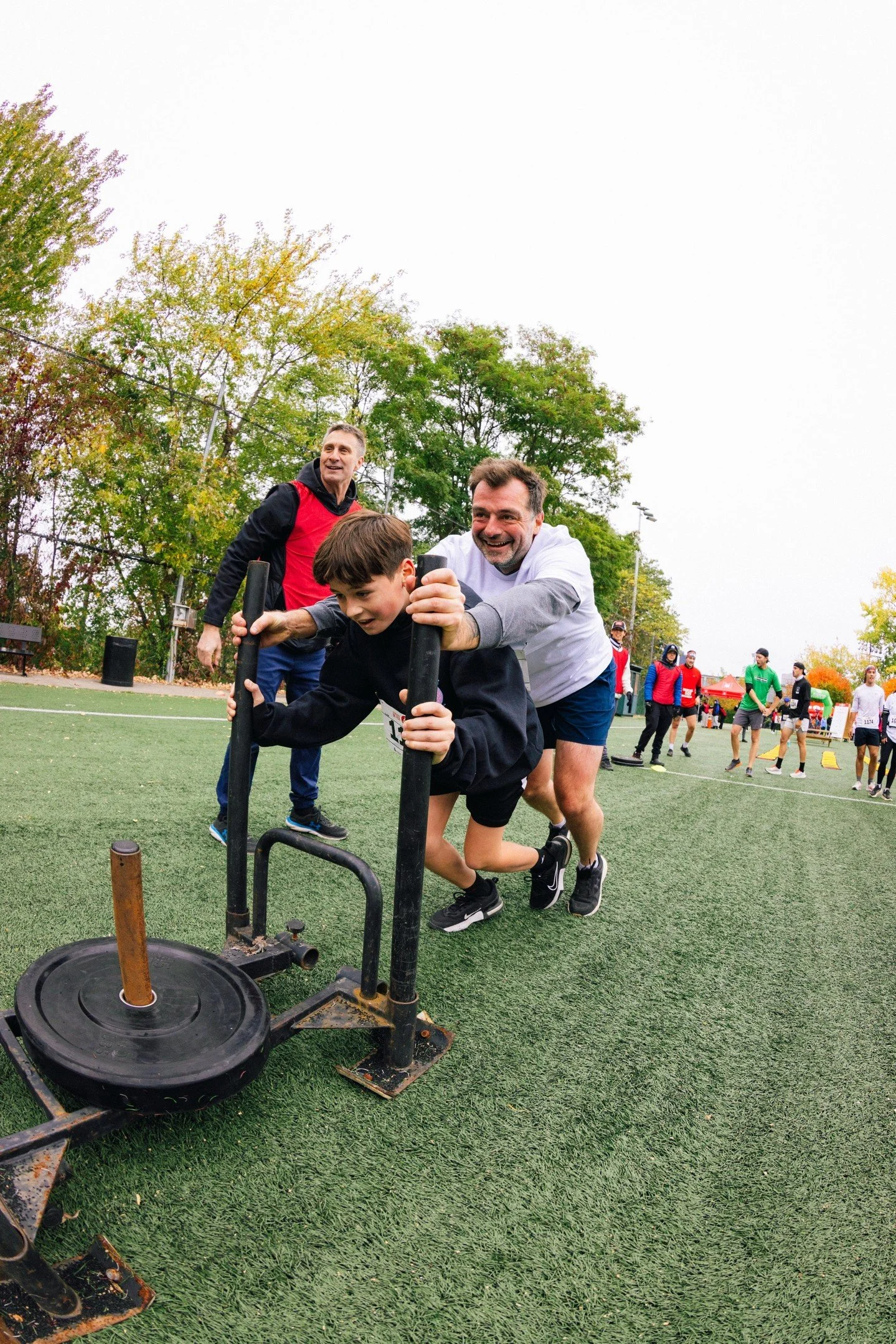 Quel obstacle t&rsquo;a fait vibrer au D&eacute;fi Gendarme de fer? 🤔

🏃&zwj;➡️ Cette ann&eacute;e, on a tout donn&eacute; ensemble pour la recherche p&eacute;diatrique : on a saut&eacute; des tables de pique-nique, pouss&eacute; des brouettes char