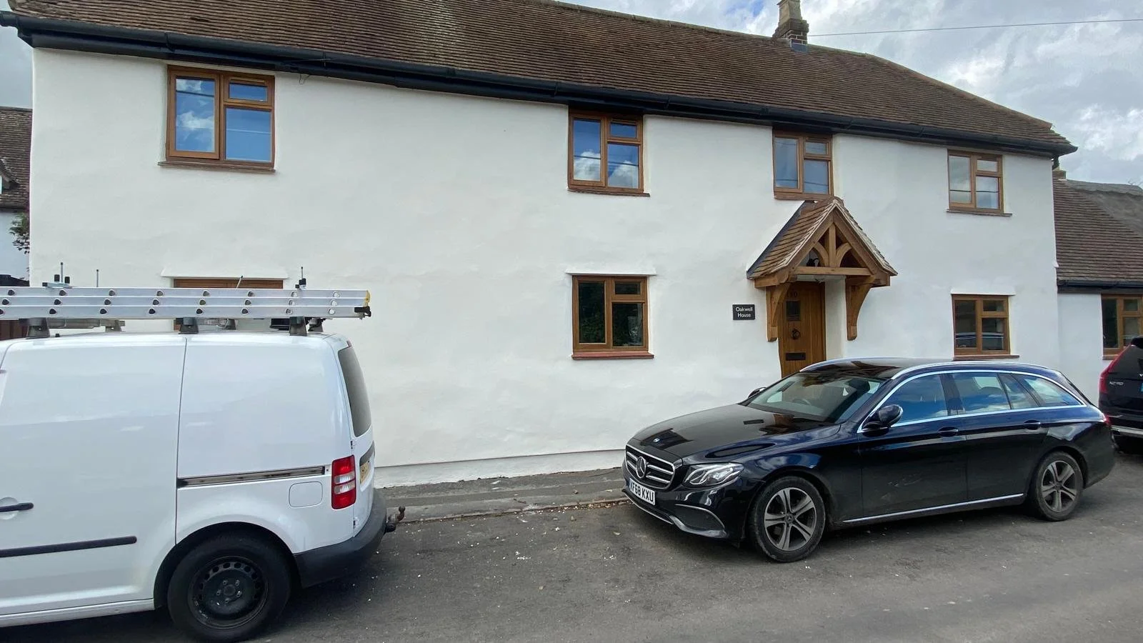 Exterior painting and decorating services