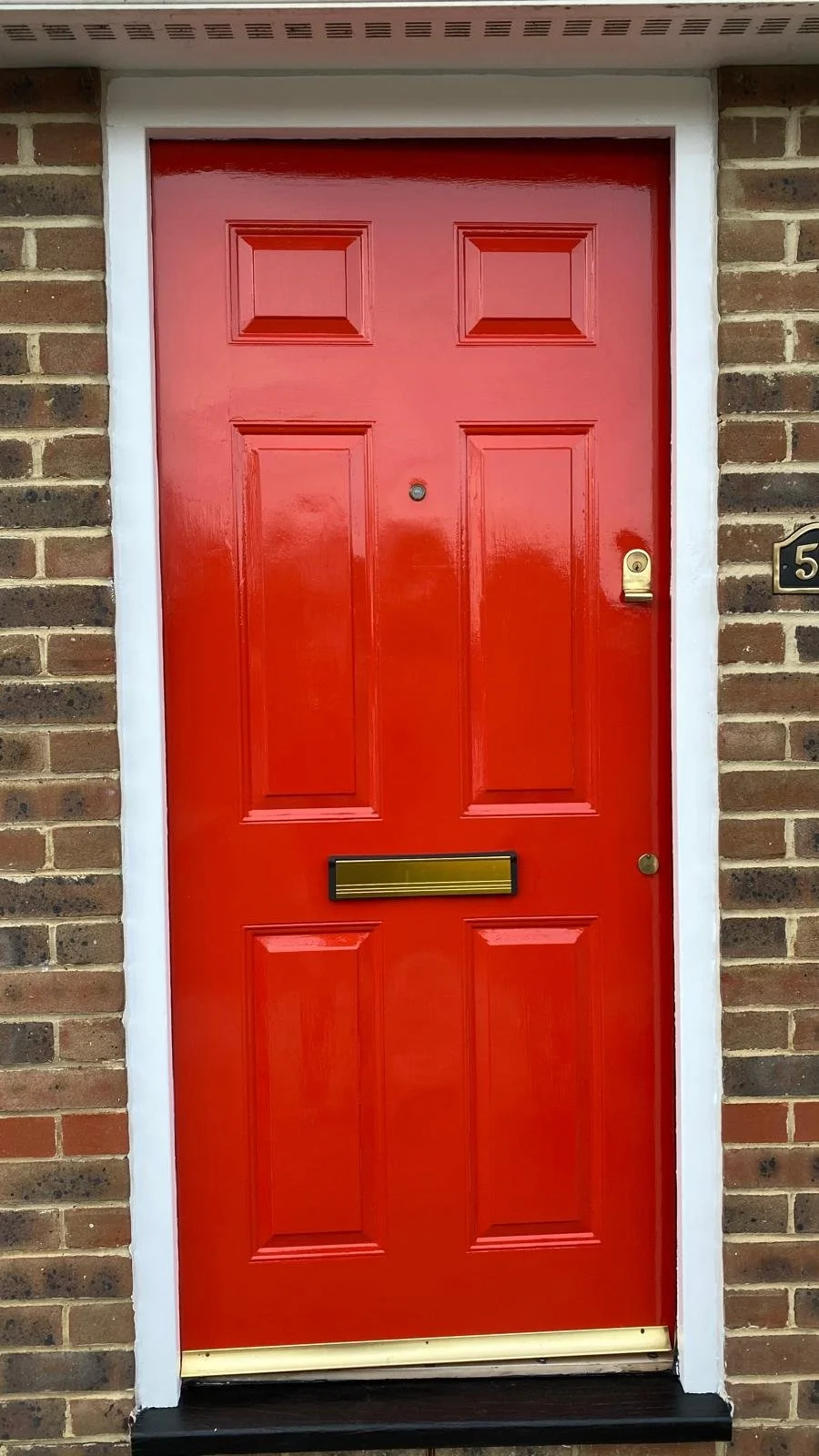 Exterior painting and decorating services