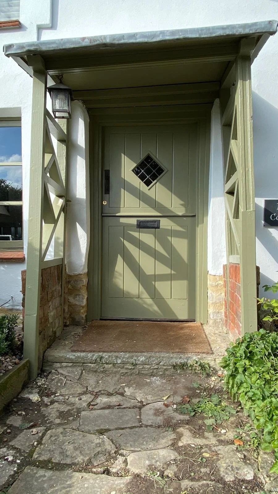 Exterior painting and decorating services