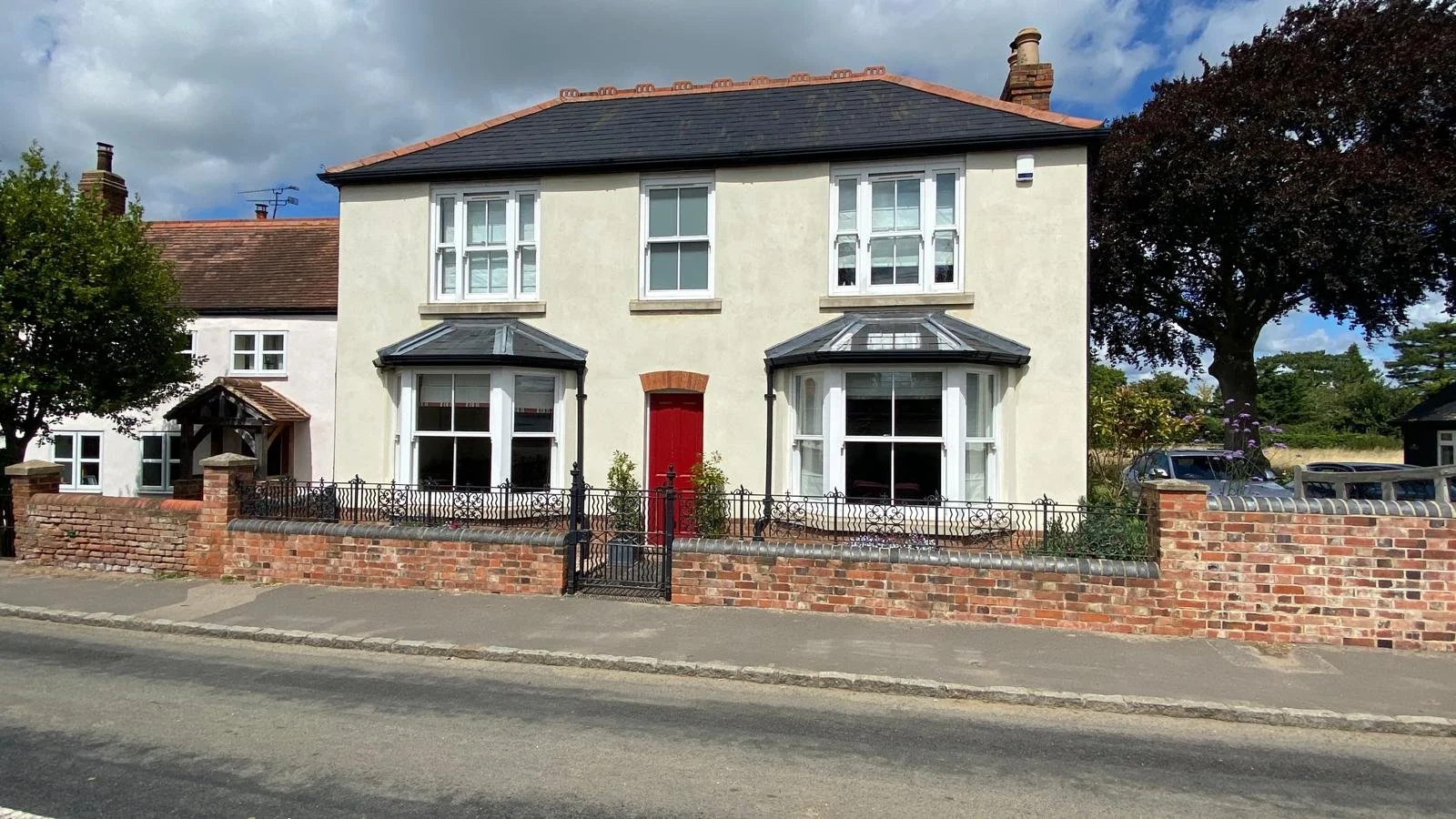 Exterior painting and decorating services