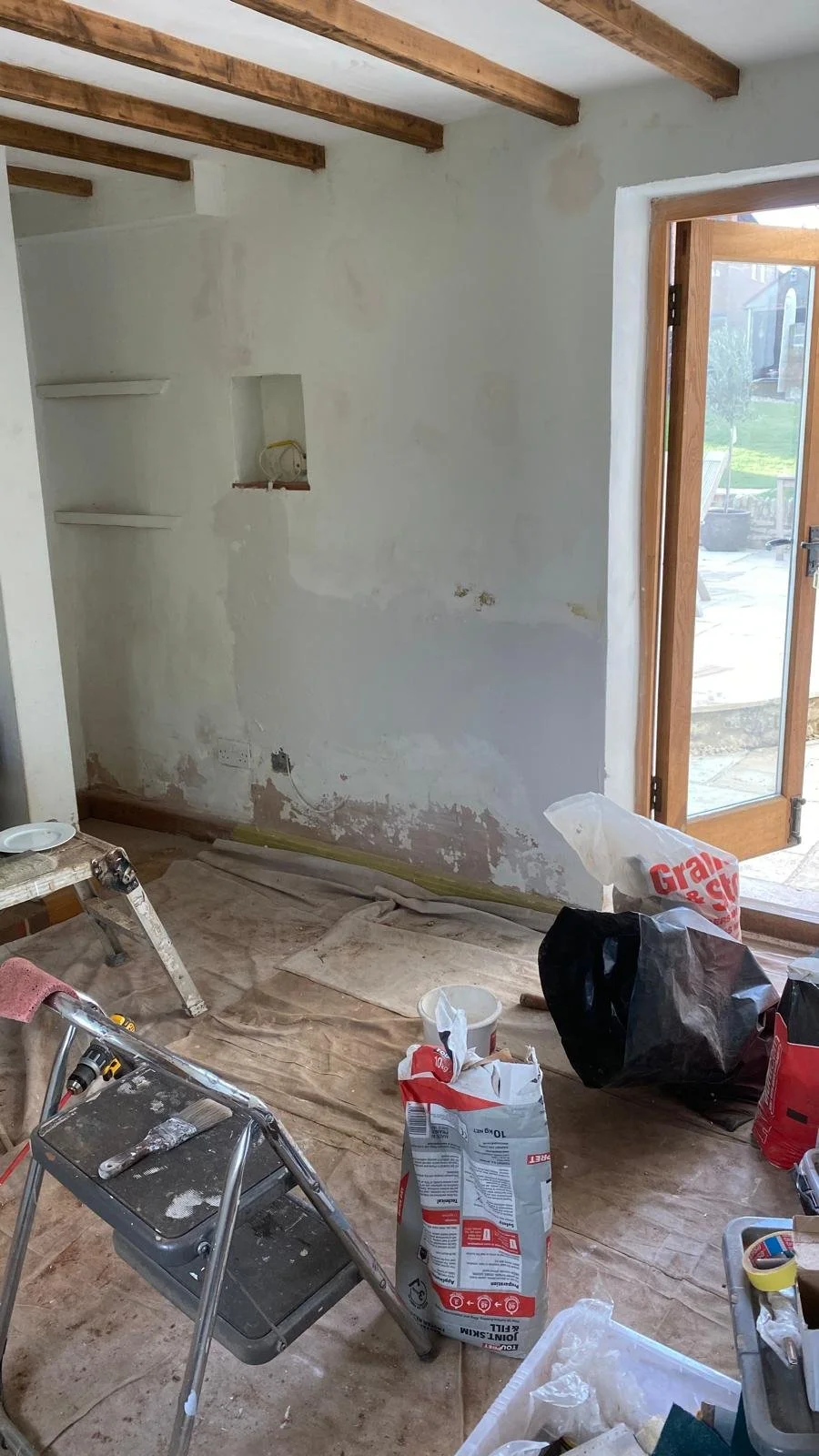 Interior painting and decorating services