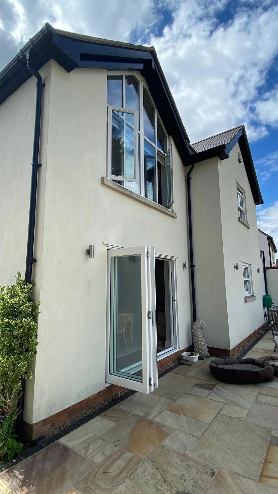 Exterior painting and decorating services