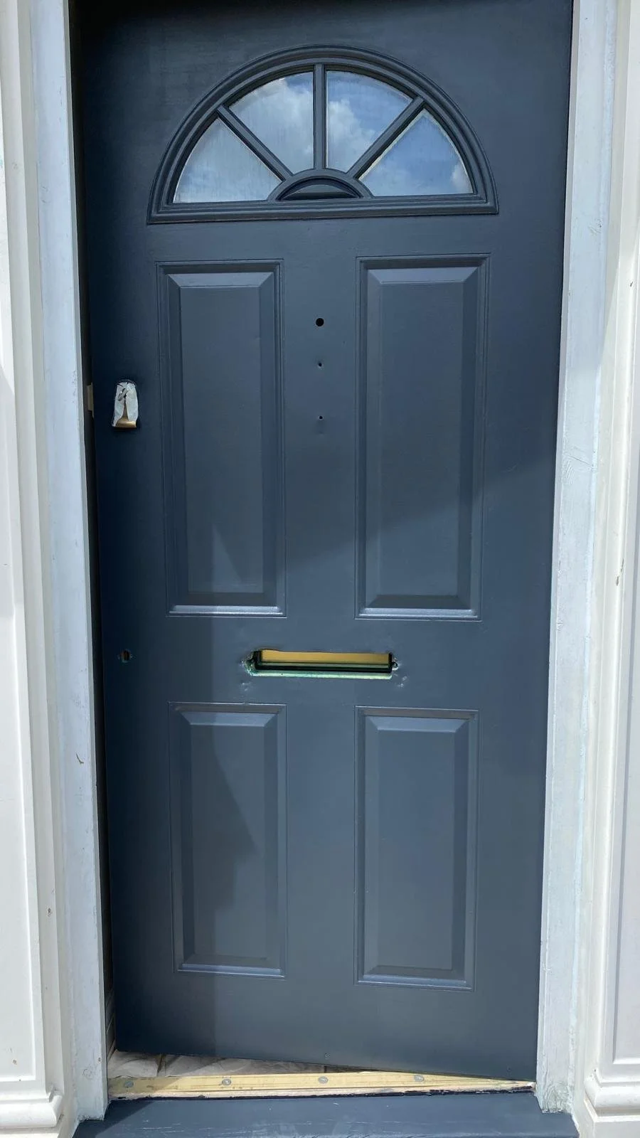 Exterior painting and decorating services