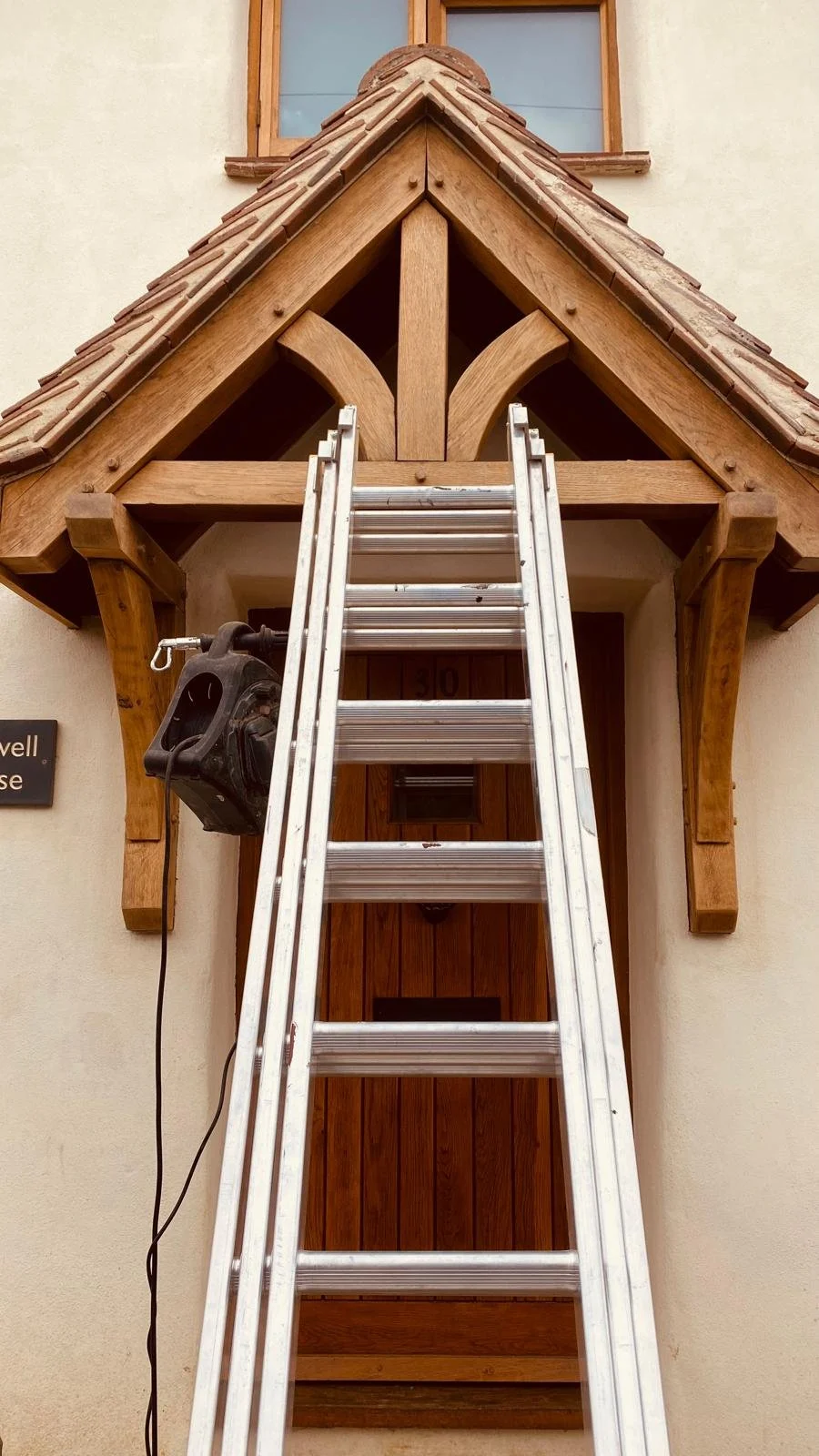 Exterior painting and decorating services