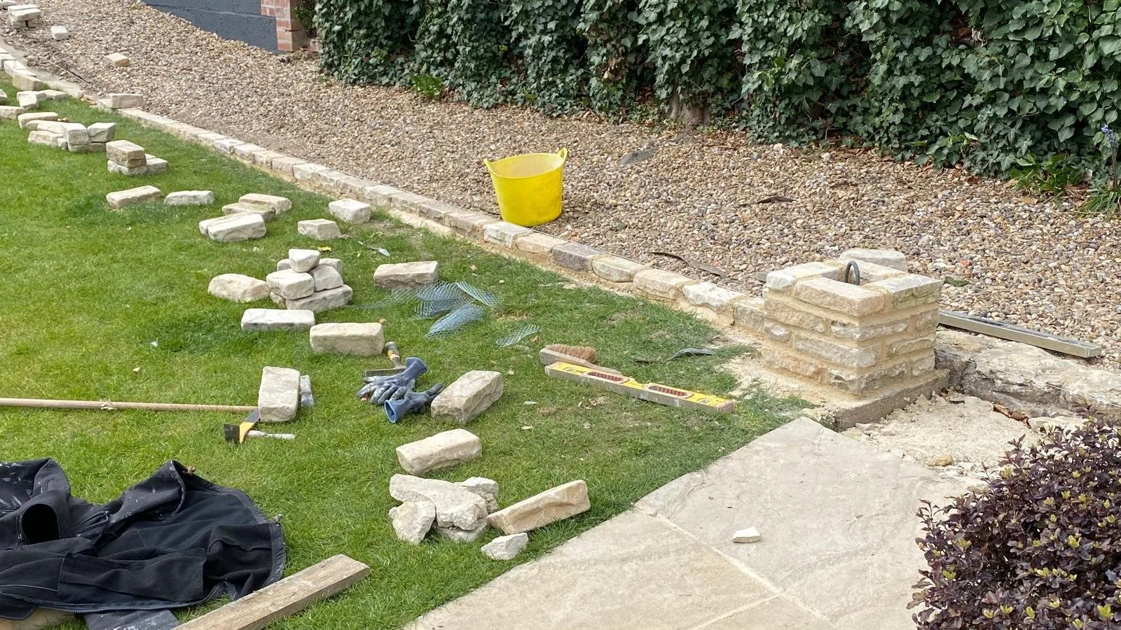 Exterior painting and decorating services