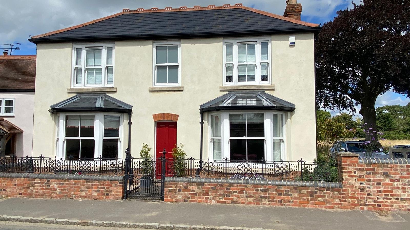 Exterior painting and decorating services