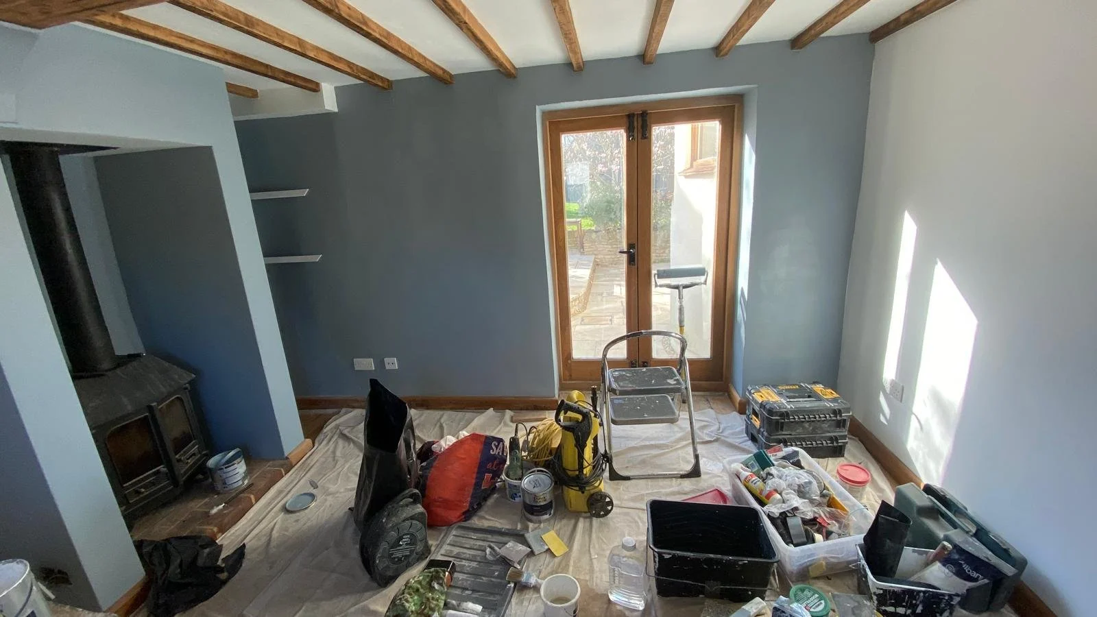 Interior painting and decorating services