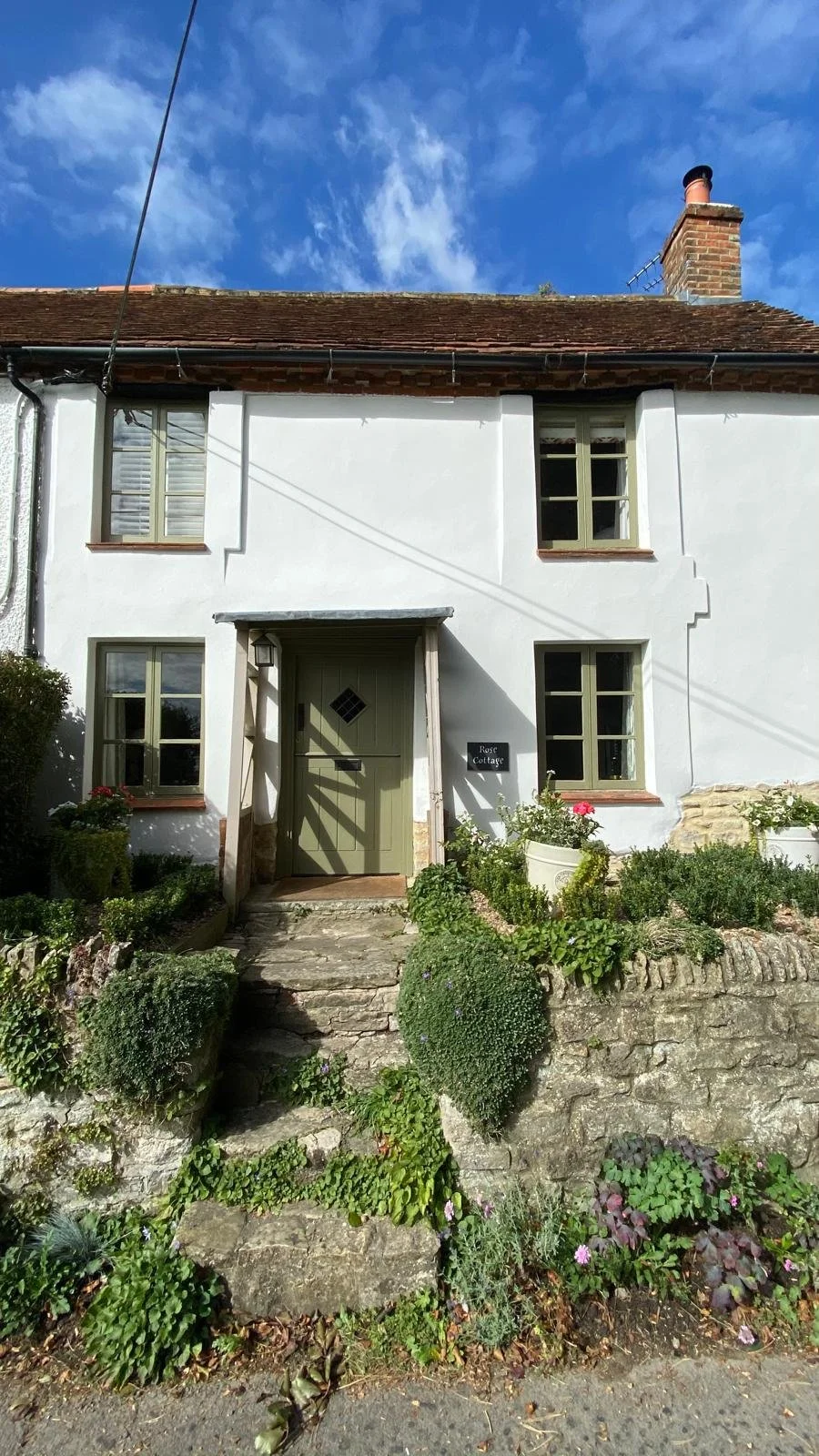 Exterior painting and decorating services