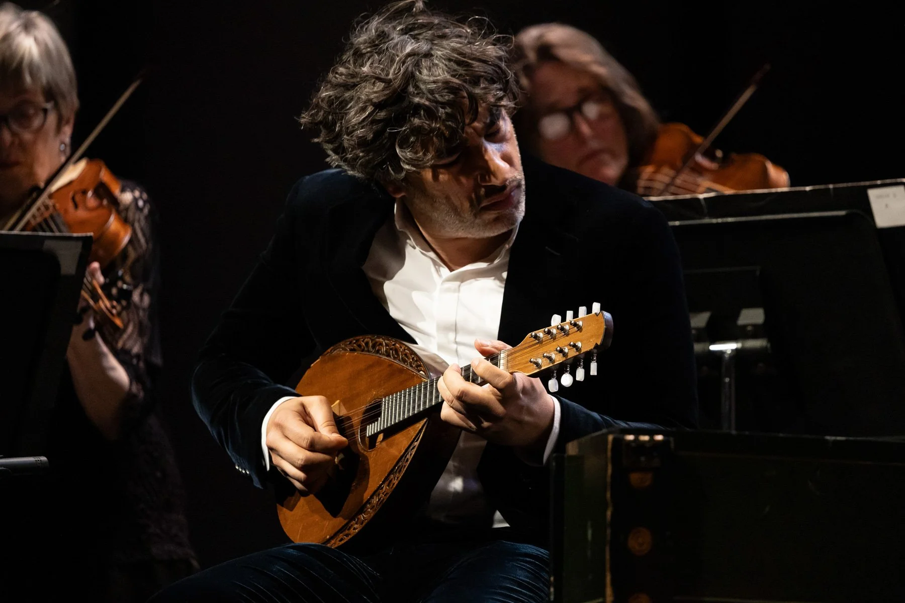  Avi Avital performs with Philharmonia Baroque Orchestra. 