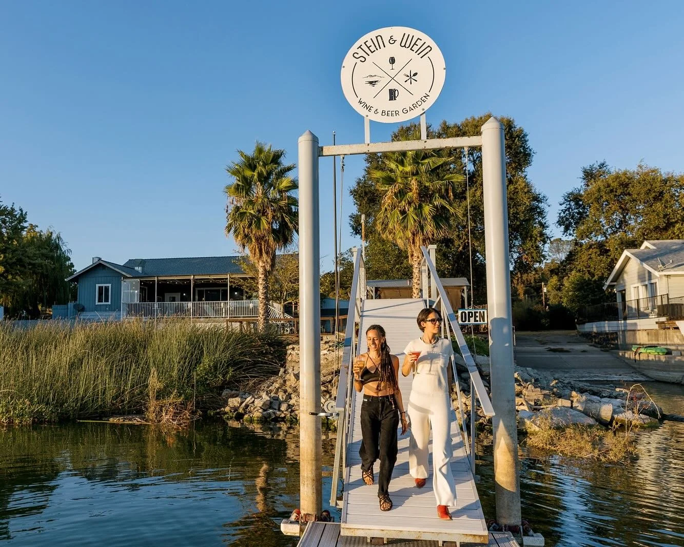 Fun to see this image of mine in print! Featured in the 2025 @visitcalifornia guide 🌞

Thanks to @steinandwein for such incredible hospitality! What a gorgeous spot on the lake with delicious eats, and they graciously put me up at the lovely @bedand