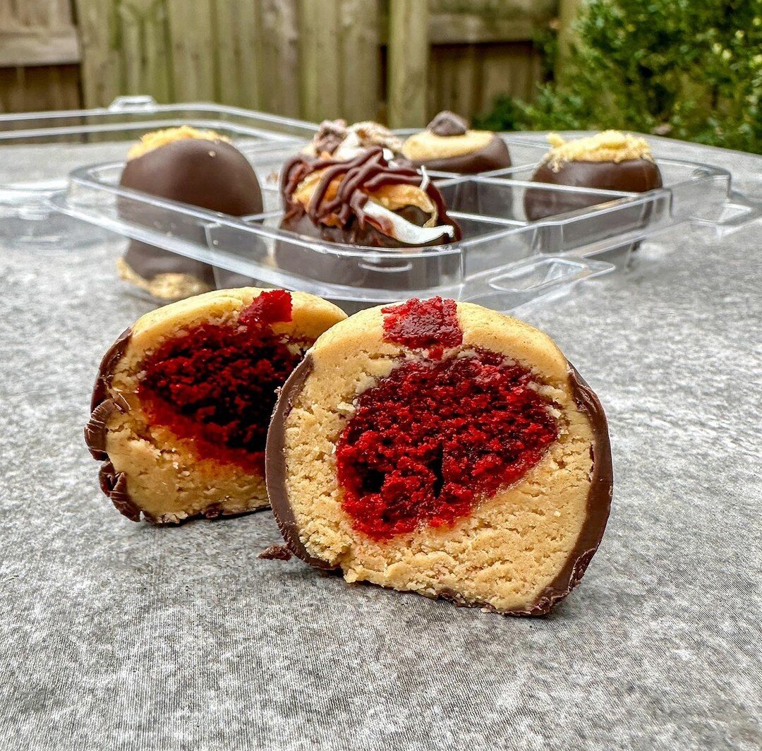 We are just loving the sweat treats and @vegfoodie614's photo of these baked goods from @thebuckeyelady are making our mouths water! 🤤