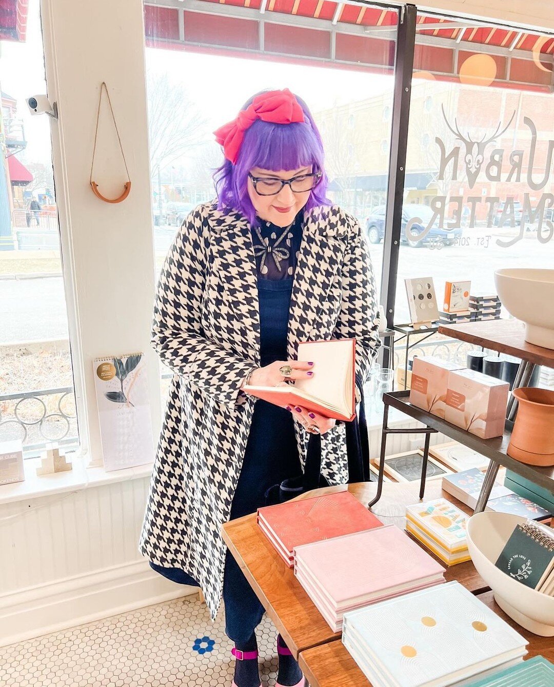 We love to see @yourcoachmeg having a #selfcaresunday! She chose to spend it at @urbanmatterstl, where would your top pick be to indulge in some self care?