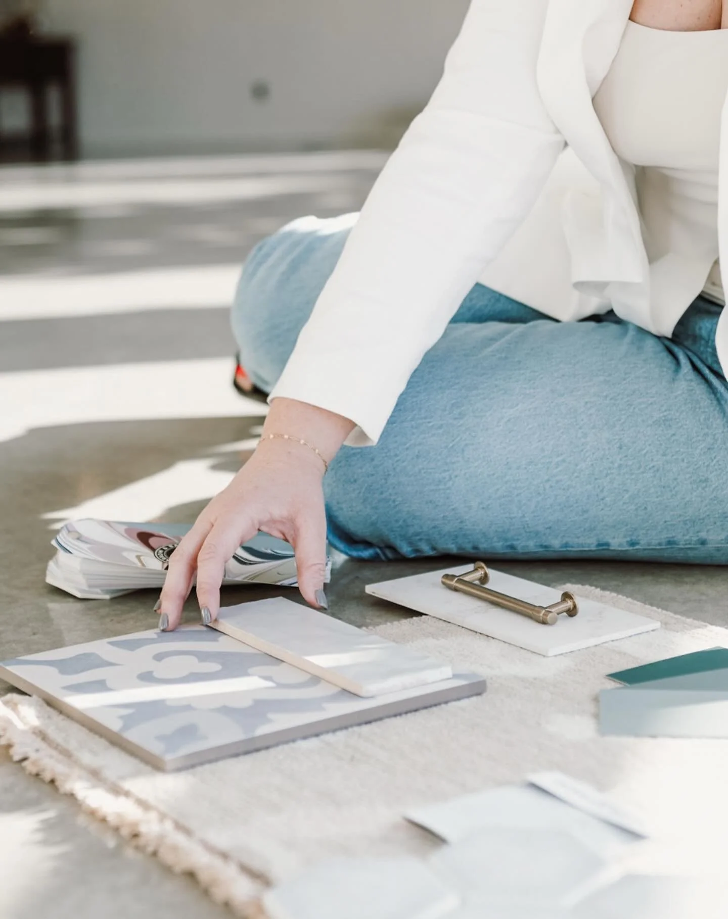 Happy Monday! New week, fresh perspective, and a whole lot of design magic ahead. From bold ideas to thoughtful details, it&rsquo;s time to turn inspiration into beautiful spaces. Let&rsquo;s make the magic happen. Send me a message and let&rsquo;s w