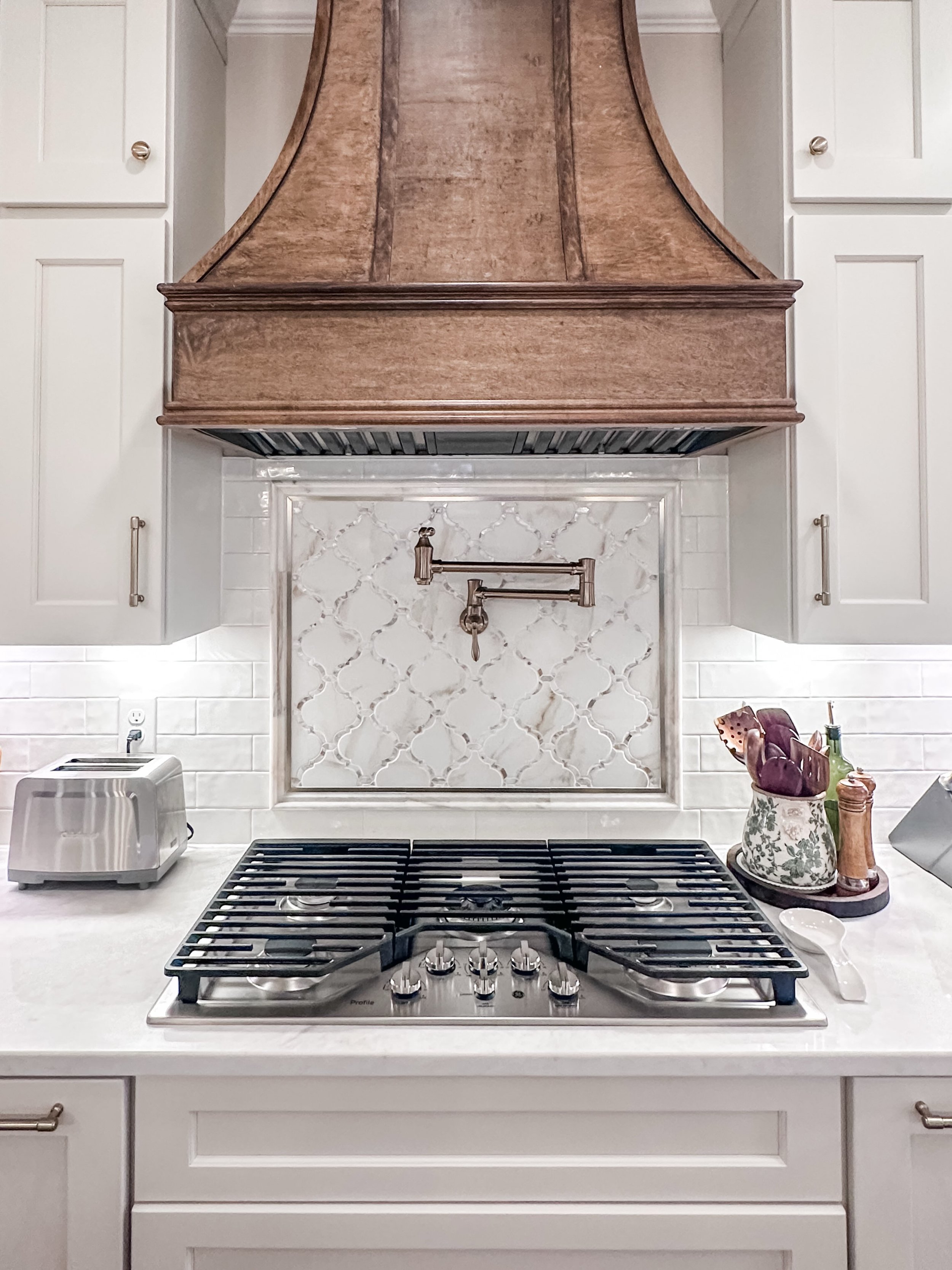 This kitchen was completely transformed into a space that feels elevated, timeless, and designed for everyday living. From the beautiful countertops to the thoughtful details, every element was selected to bring both style and function to the space.
