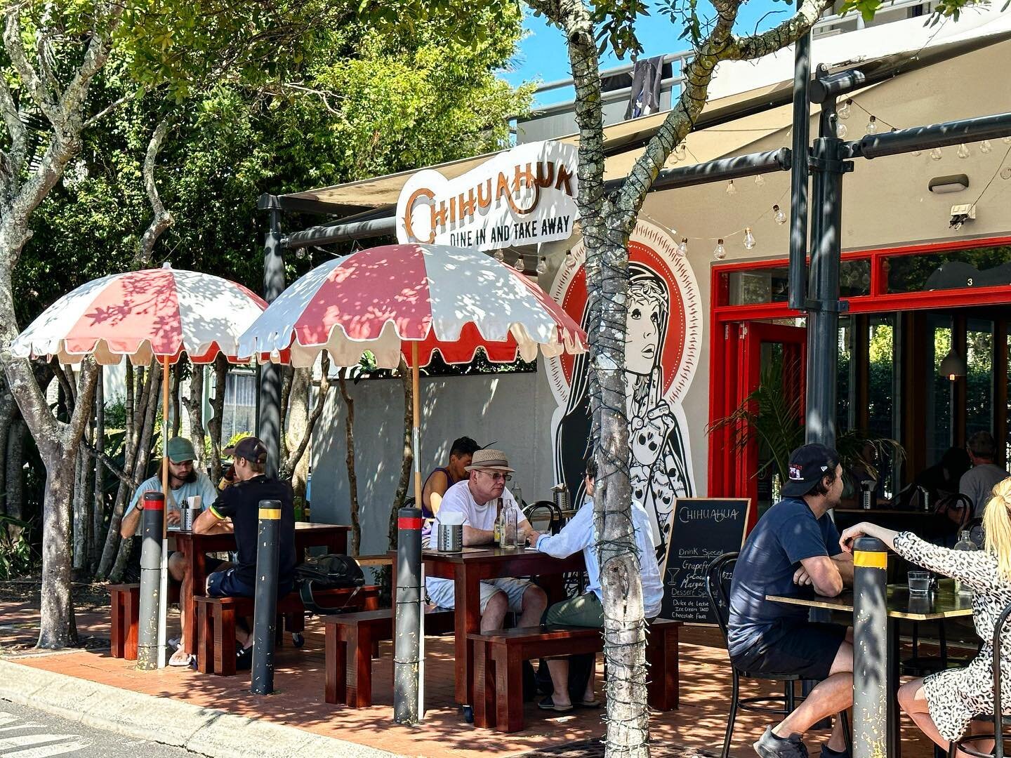 Get your spot in the sun, a cocktail to cool off and your taco fix this weekend! 

#chihuahuabyronbay #mexicanbyronbay #tacolovers #tacosbyron #byroncocktails #bestfoodbyron