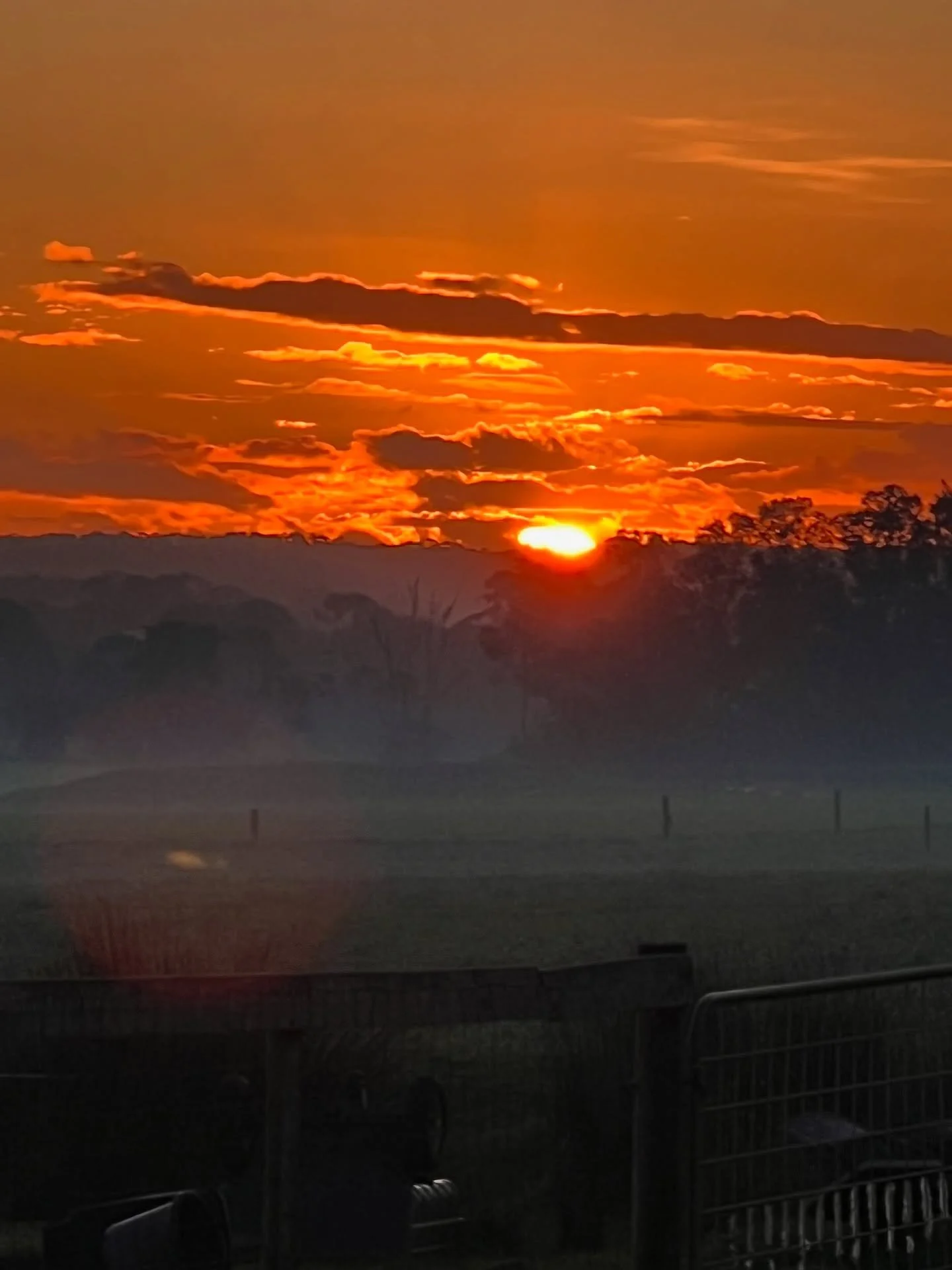 A bit of a chill in the air as the sun set over Inverloch last night ; the night mist against the setting sun was beautiful to watch . 
What are your plans today ?
#visitinverloch #inverloch #visitbasscoast #sunset #visitvictoria