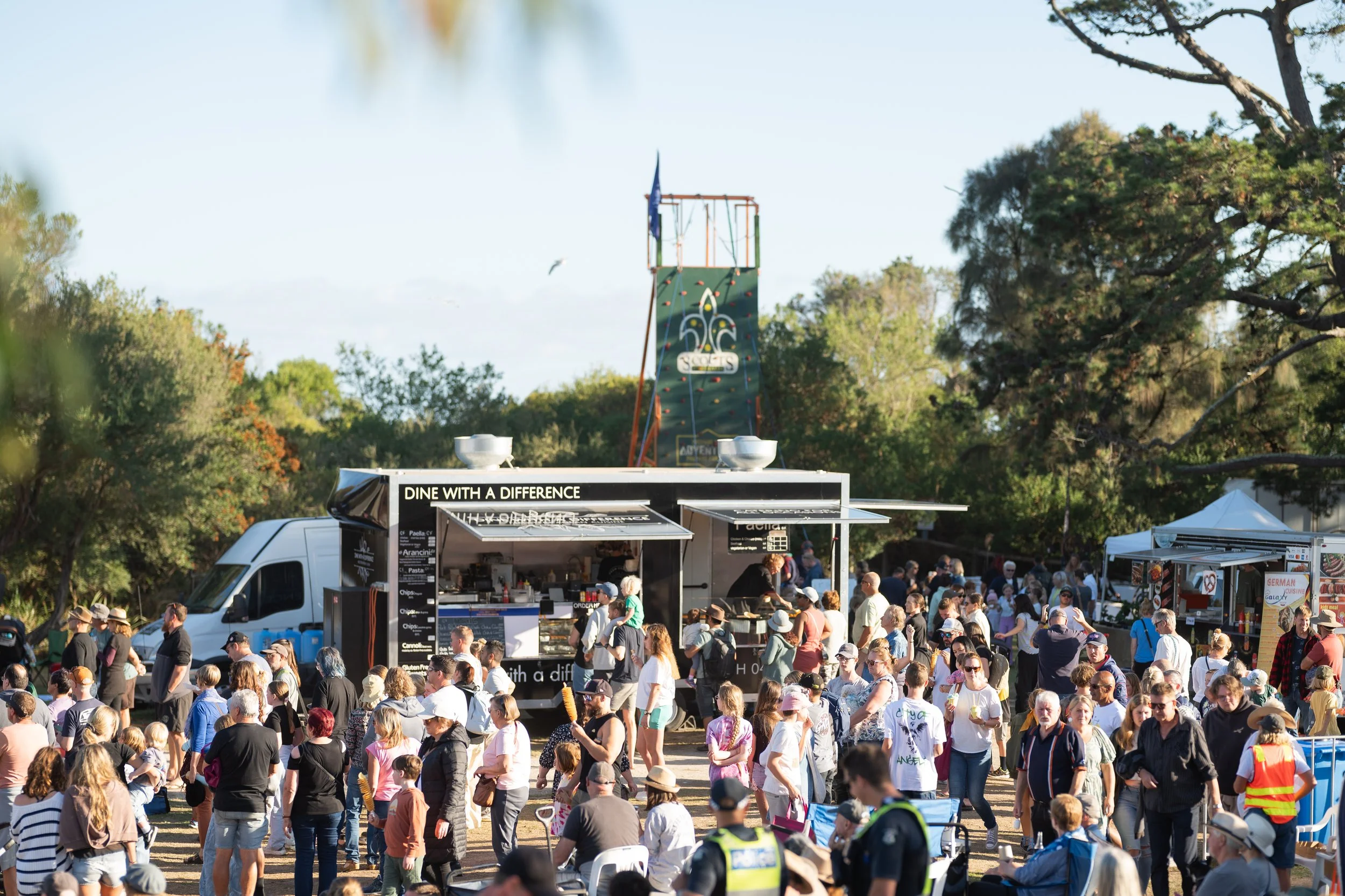 hrcrowdfoodvan_Inverloch Equinox_0162.jpg