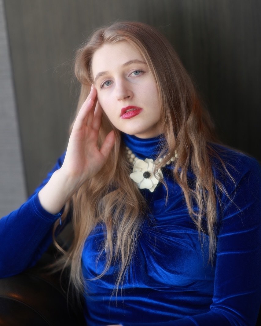 Blonde storm ⛈️

Photography: @85mmdurk 

#editorial #editorialfashion #editorialfashionshoot #fashionstyle #velvet #velvetdress #glamour #glamourshoot #photographynyc #fashionphotography #nycfashion #nyc #vintagestyle #vintageclothing #bluevelvet #g