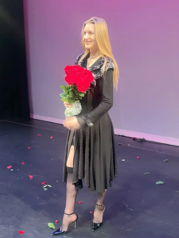 Take your passion and make it happen. 🐛🦋

#actress #actresslife #transformation #acting #actingskills #theatre #stagemaster #stagedrama #stagedance #actingqueen❤️💃 #nyc #fashionable #dramaqueen #stageactor #graceful #methodactor #femmefatale #appl