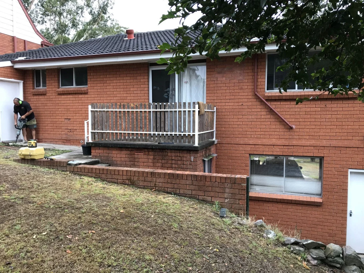 side view of house in pymble.jpg