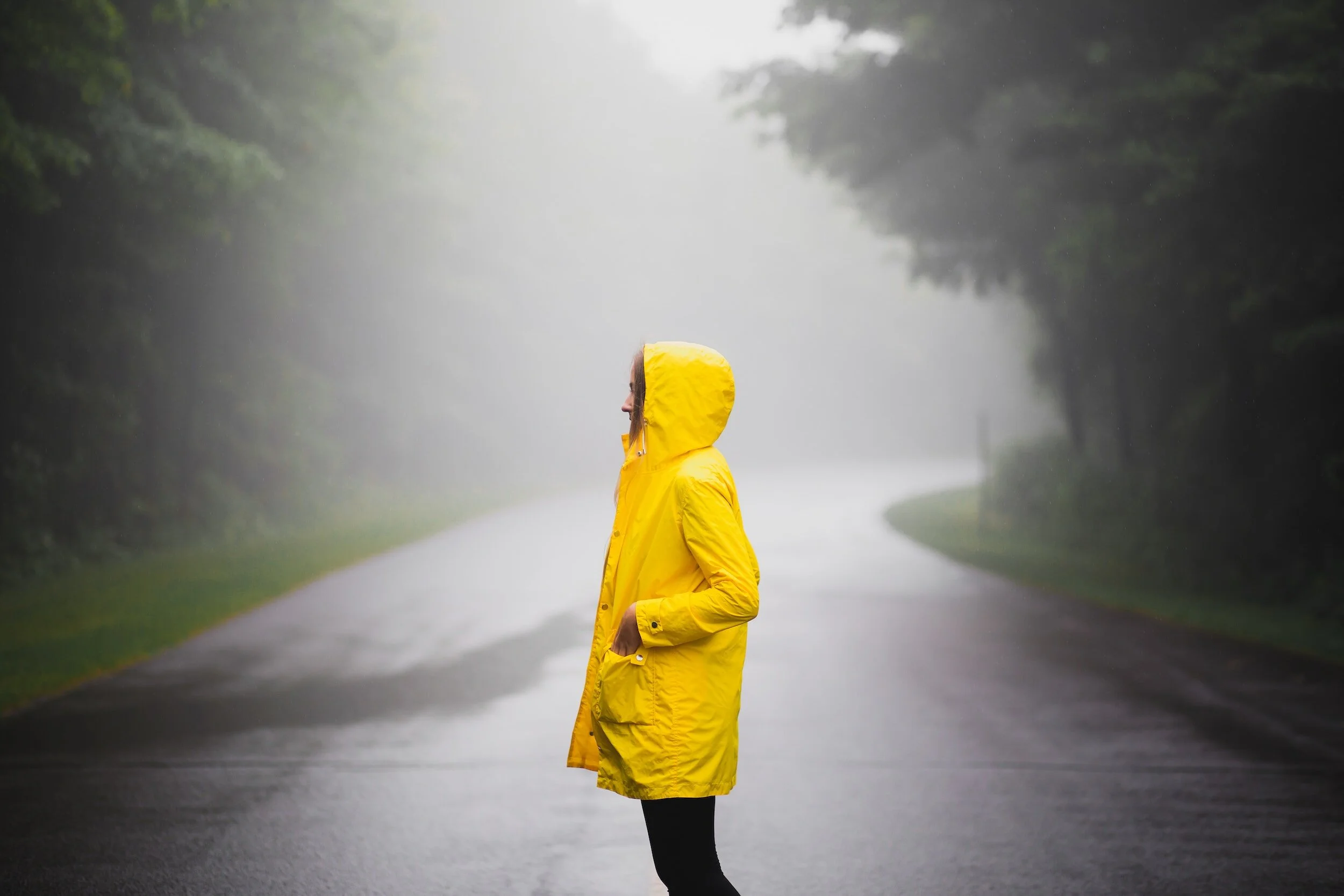 lady_raincoat_yellow