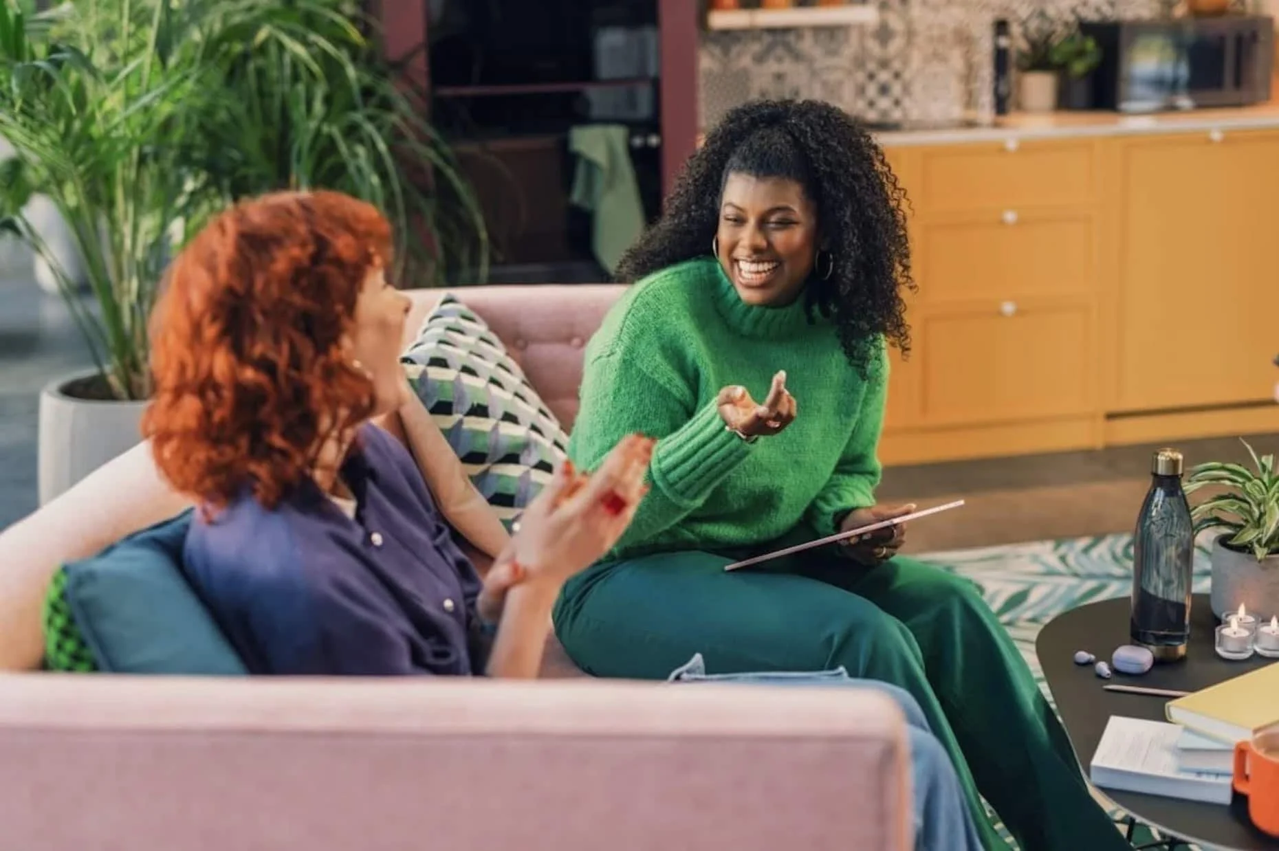 women discussing coaching