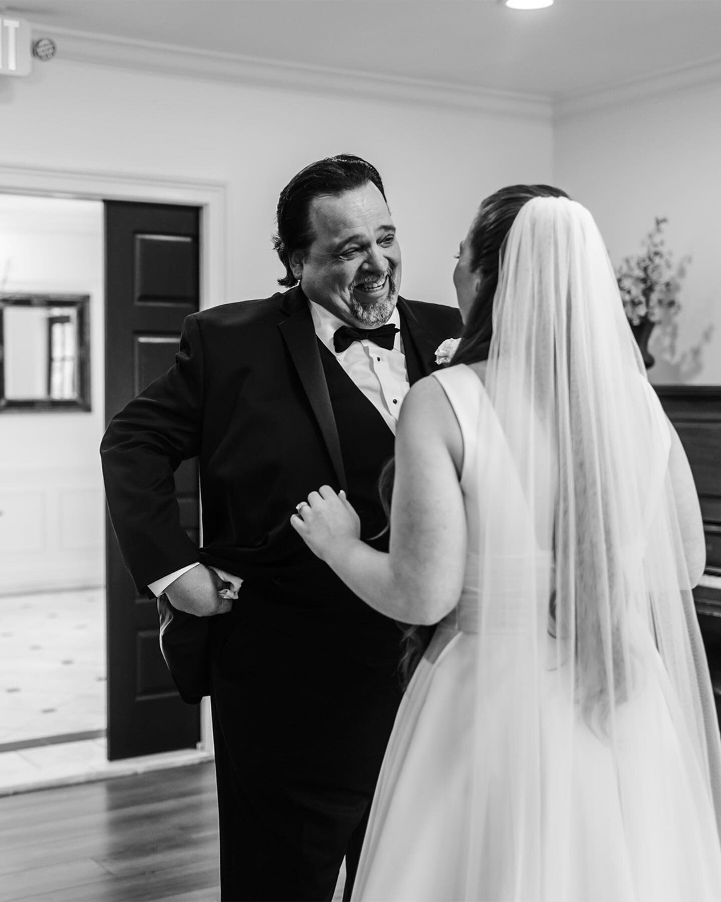 This first look with dad had allllll the emotions. What an incredible moment for Alissa and her dad before her wedding. 

#firstlookwithdad #newjerseybridemag #njbrides #newjerseybrides #gettingmarriedsoon #firstlookinspiration #njweddingphotography 
