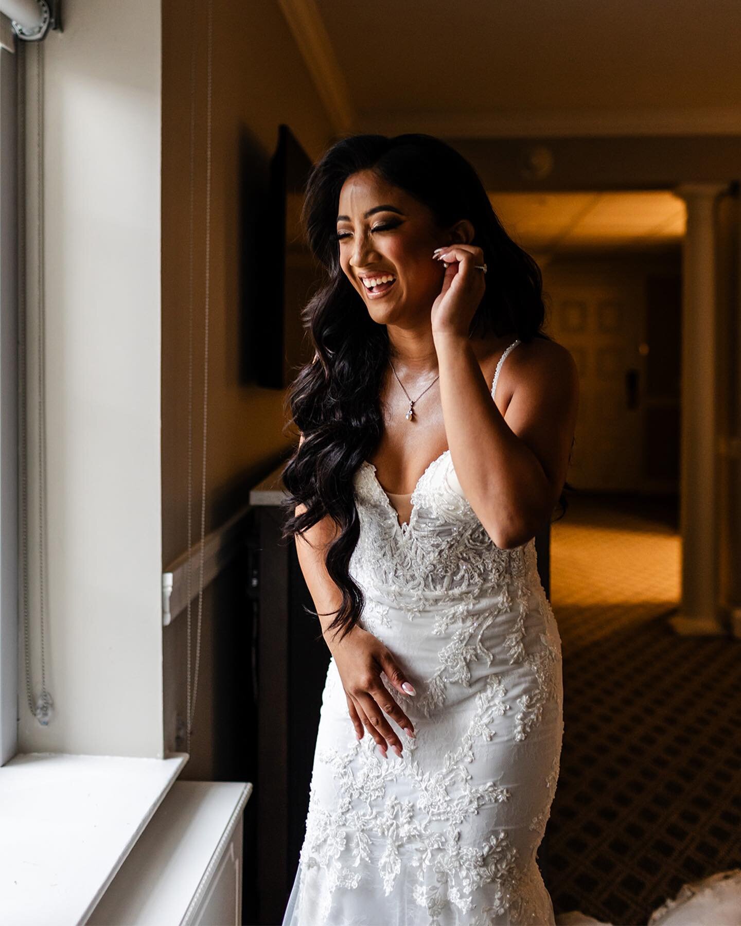 Let me take a moment to highlight Alexa&rsquo;s bridesmaids who went above and beyond to make sure she had a memorable wedding. Love when you can see the love and happiness your group of friends have on your wedding day. Scroll to see a few of my fav