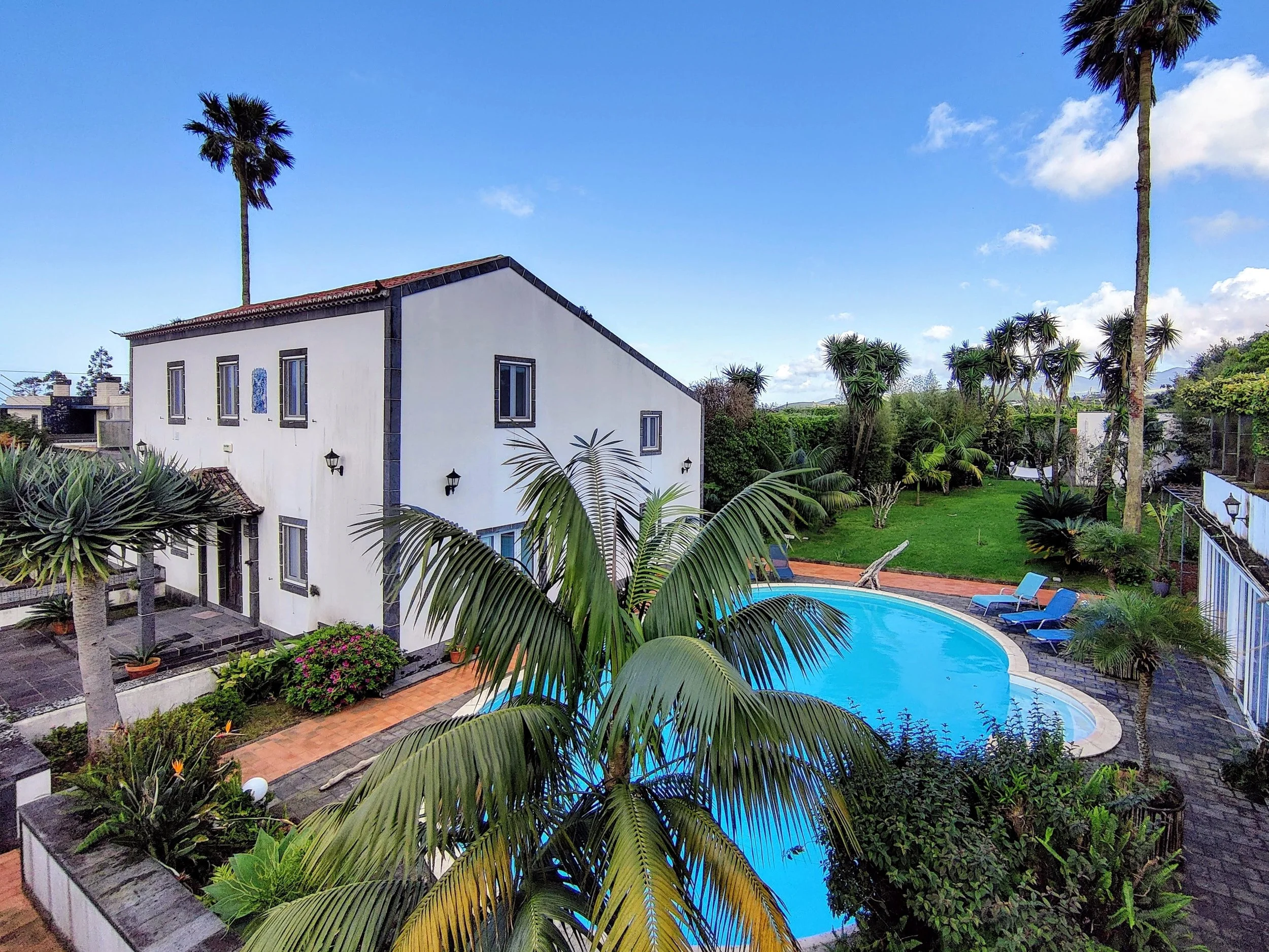 Quinta Minuvida pool and garden.