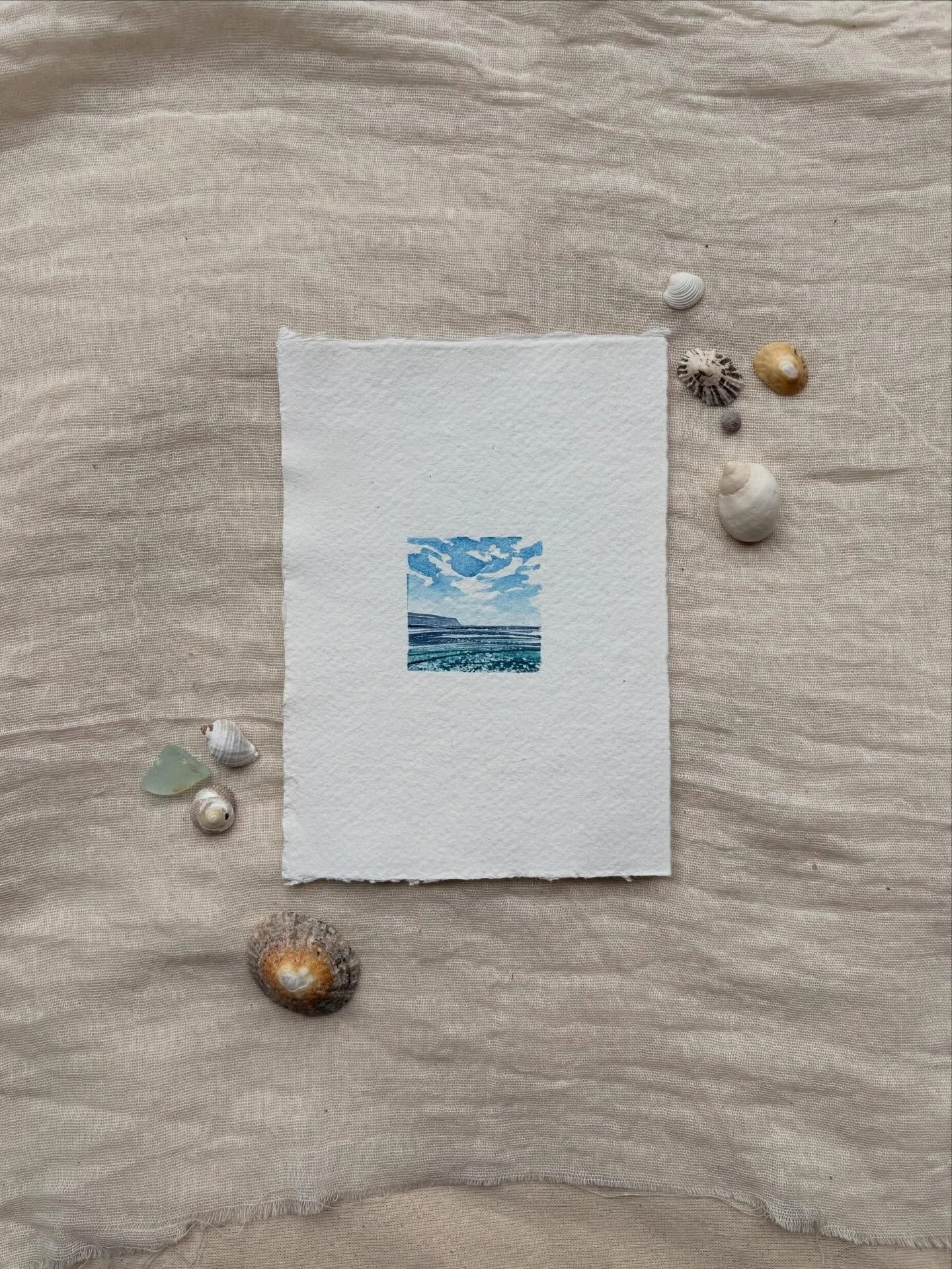 Blue skies and sunshine are making everything ease a little. I hope you&rsquo;re finding some time to rest in the warmth 🌱 

New pieces on paper (both oil and watercolour) are now available on my website shop. 

🔗 Link is in my bio 🤍

Glittering T