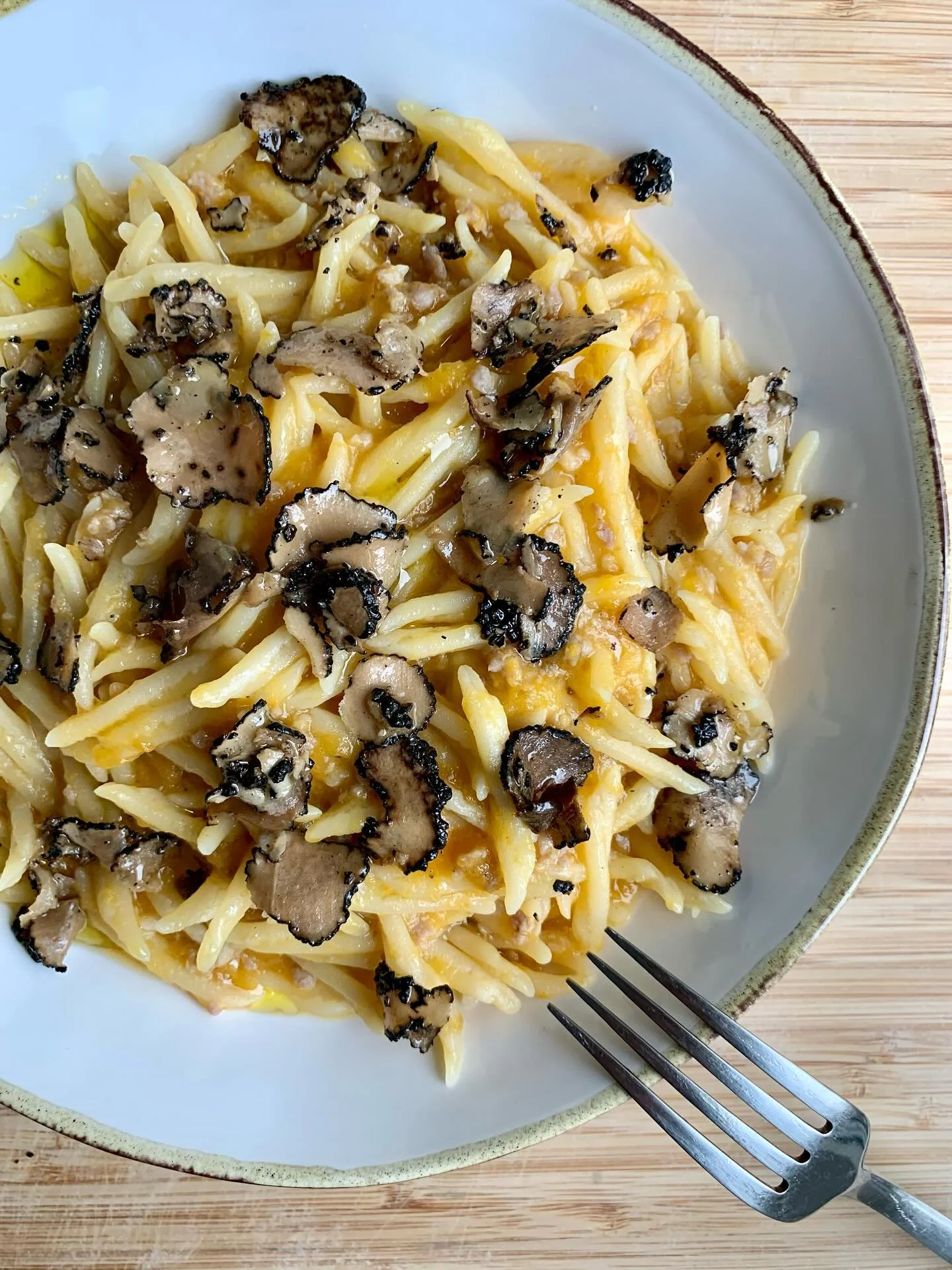 Trick or truffle? 🎃 Get ready to elevate your Halloween with a gourmet twist.

Trofie pasta with velvety pumpkin pur&eacute;e, Italian sausage, finished with TRUFFORE truffle carpaccio &amp; condiments &mdash; an indulgence in every bite. 

✨ Discov