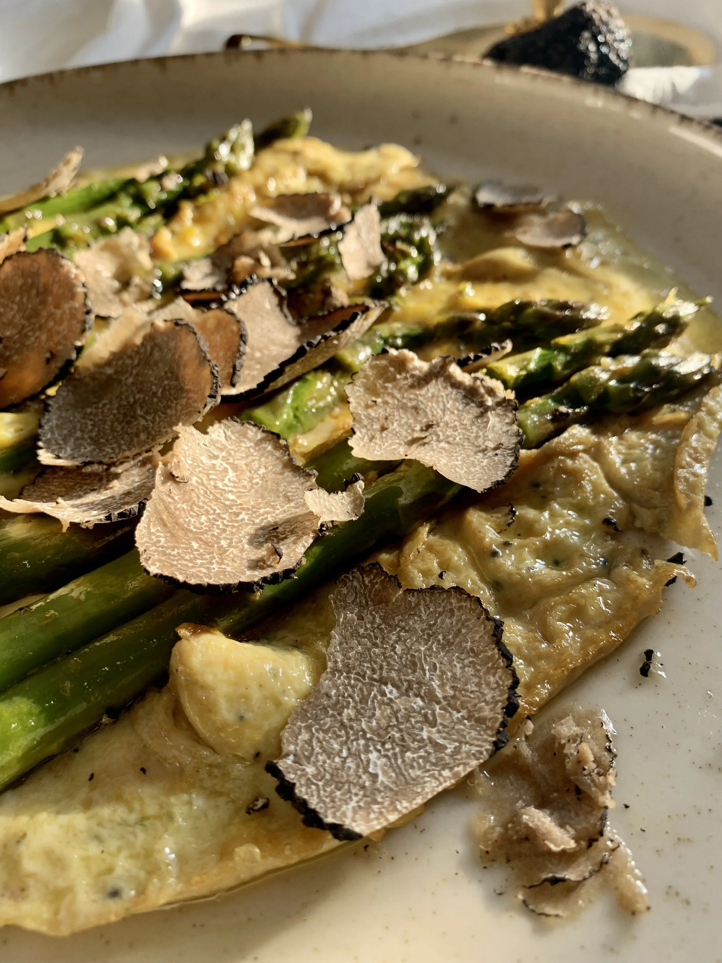 Asparagus &amp; Fresh Summer Truffle Omelette