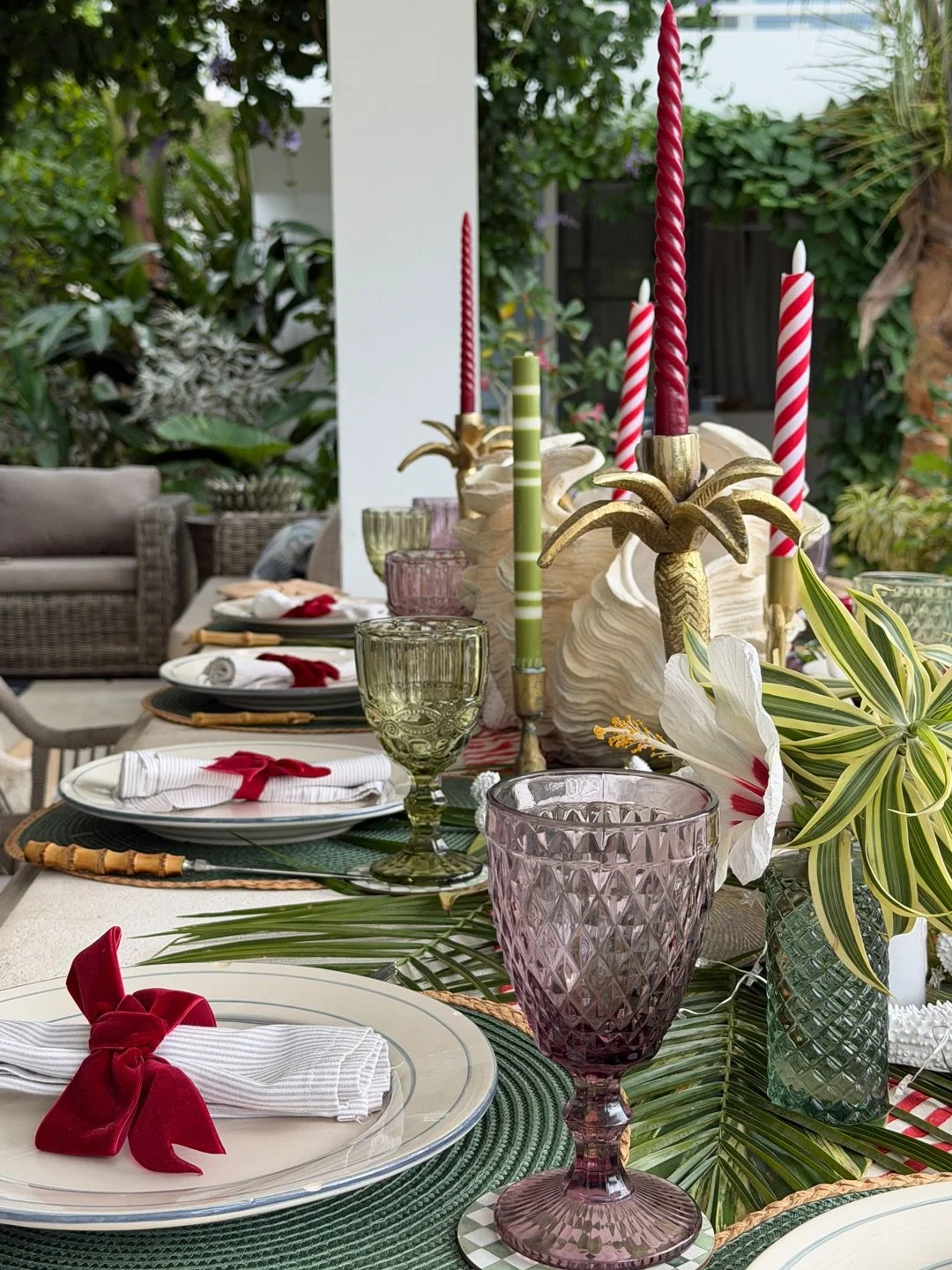 🎄Whilst Christmas provides a natural colour story of reds, greens, and golds, the principles of mindful, biophilic tablescaping translate beautifully to any celebration. The foundation remains constant - natural materials, locally sourced elements, 