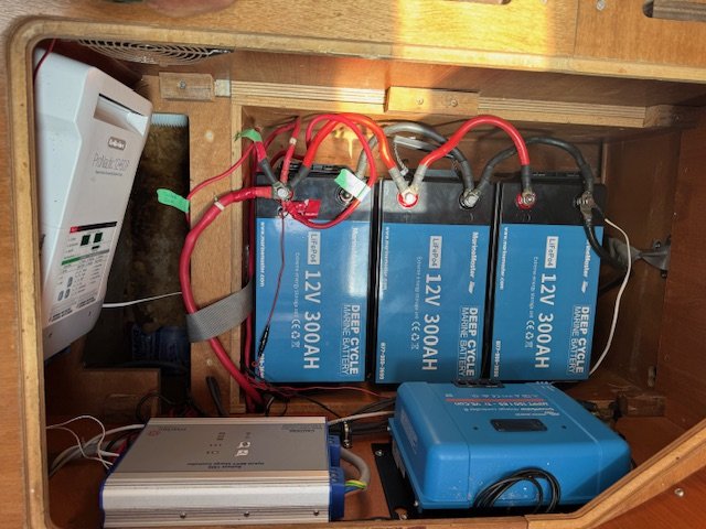 Batteries & chargers