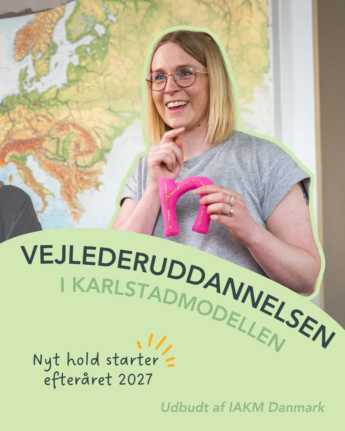✨ Nu udbydes vejlederuddannelsen i Karlstadmodellen igen ✨

Oplever du et barn, en ung eller en voksen, der har sv&aelig;rt ved at udtrykke sig, blive forst&aring;et eller indg&aring; i f&aelig;llesskaber?
Mangler du konkrete redskaber til at st&osla
