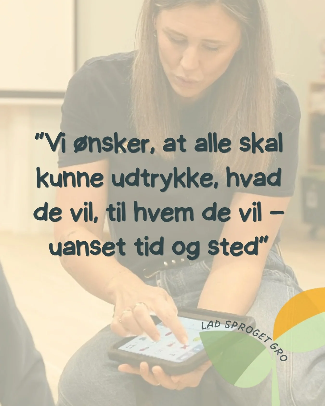 Et citat fra vores v&aelig;rdigrundlag, som vi arbejder ud fra hos COMUNIK. Vi mener at alle har ret til at udtrykke sig, blive forst&aring;et og deltage i f&aelig;llesskaber. 
Og at kommunikation skal v&aelig;re tilg&aelig;ngelig for alle 🌏🌱

#ask