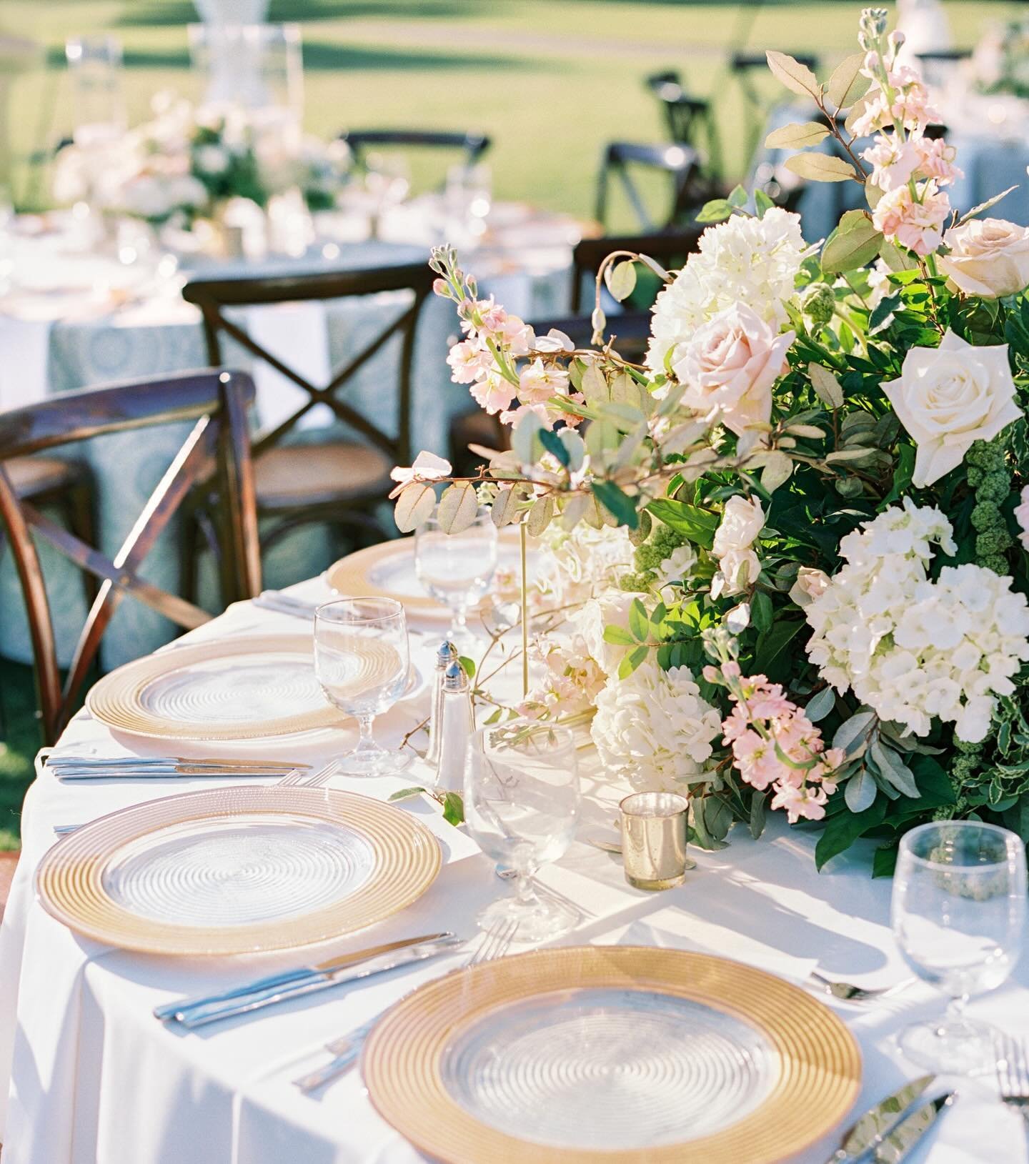 Each tablescape is my canvas, and every event, my masterpiece! Every table tells a story as unique as the couple it&rsquo;s crafted for. ✨

#elevatedelegance #dreamreception #luxuryweddingplanner #ritzcarltonameliaisland #ameliaisland #ritzcarltonwed