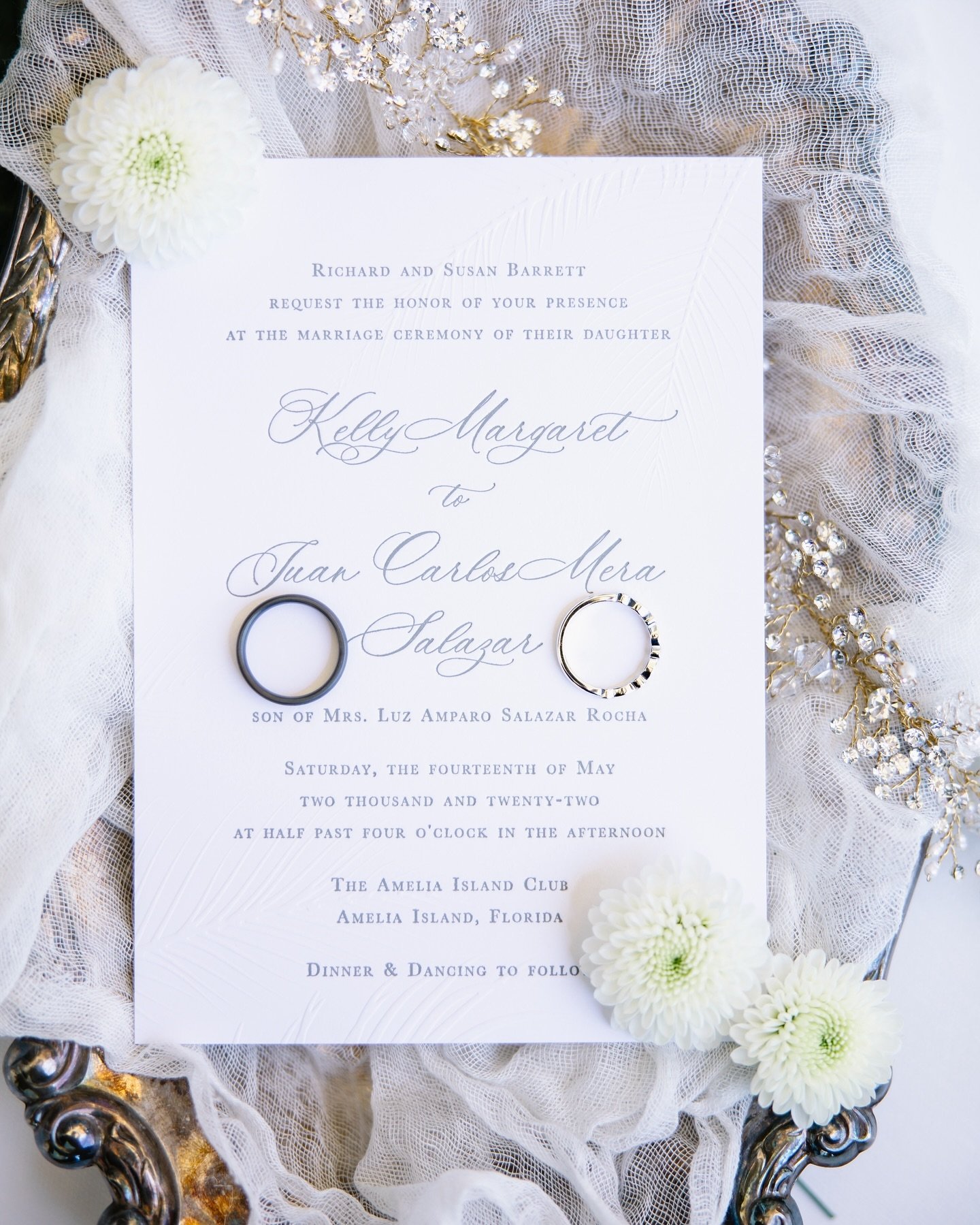 Life&rsquo;s a beach. This wedding was all about balancing the natural beauty of the oceanside with timeless touches. 

Planner: @collinskormanevents
Photography: @jesshenderson
Venue: @theameliaislandclub
Florist: @awp_events
Tent: @eventworksrental