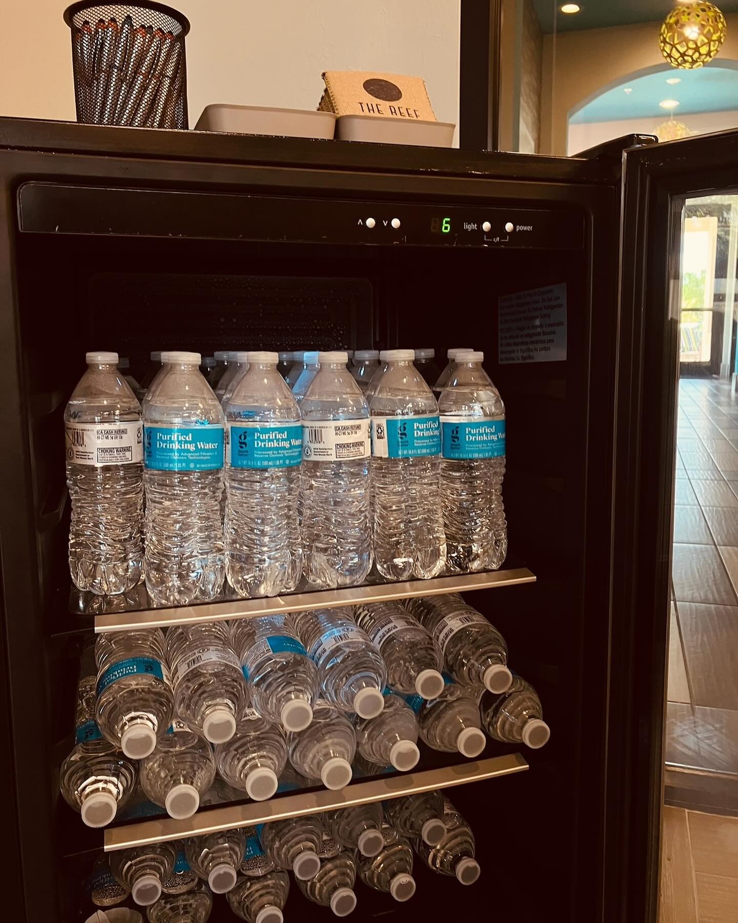 Finals got you parched? 💦 Make sure to stop by the Leasing Office for a water on us! 
&bull;
&bull;
#livethereef #finals #fgcu #renew #refresh #water #bottle #healthy #leasing #office