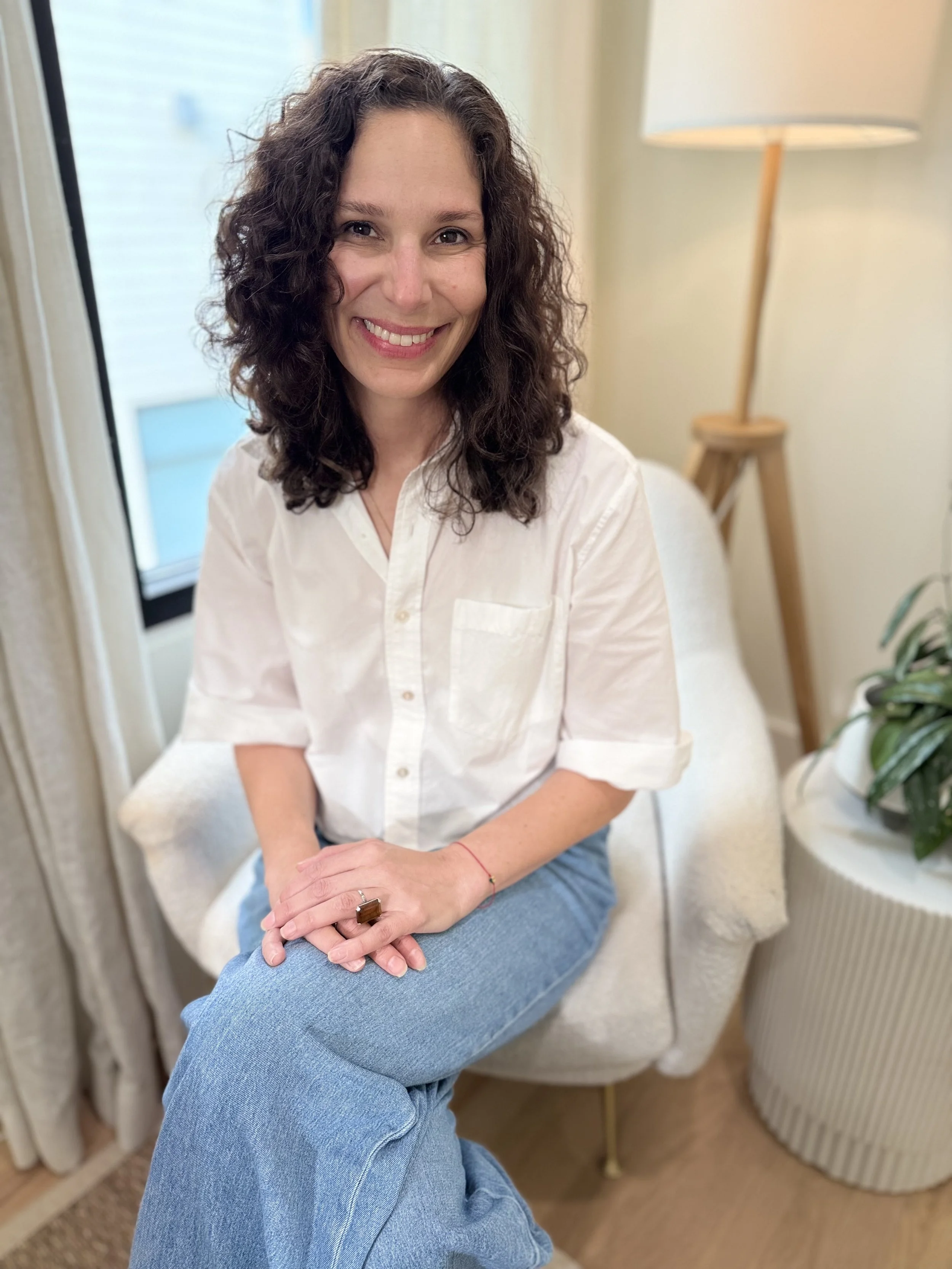 Kim Breese
Intuitive Guide, Energy Practitioner (HTCP)
